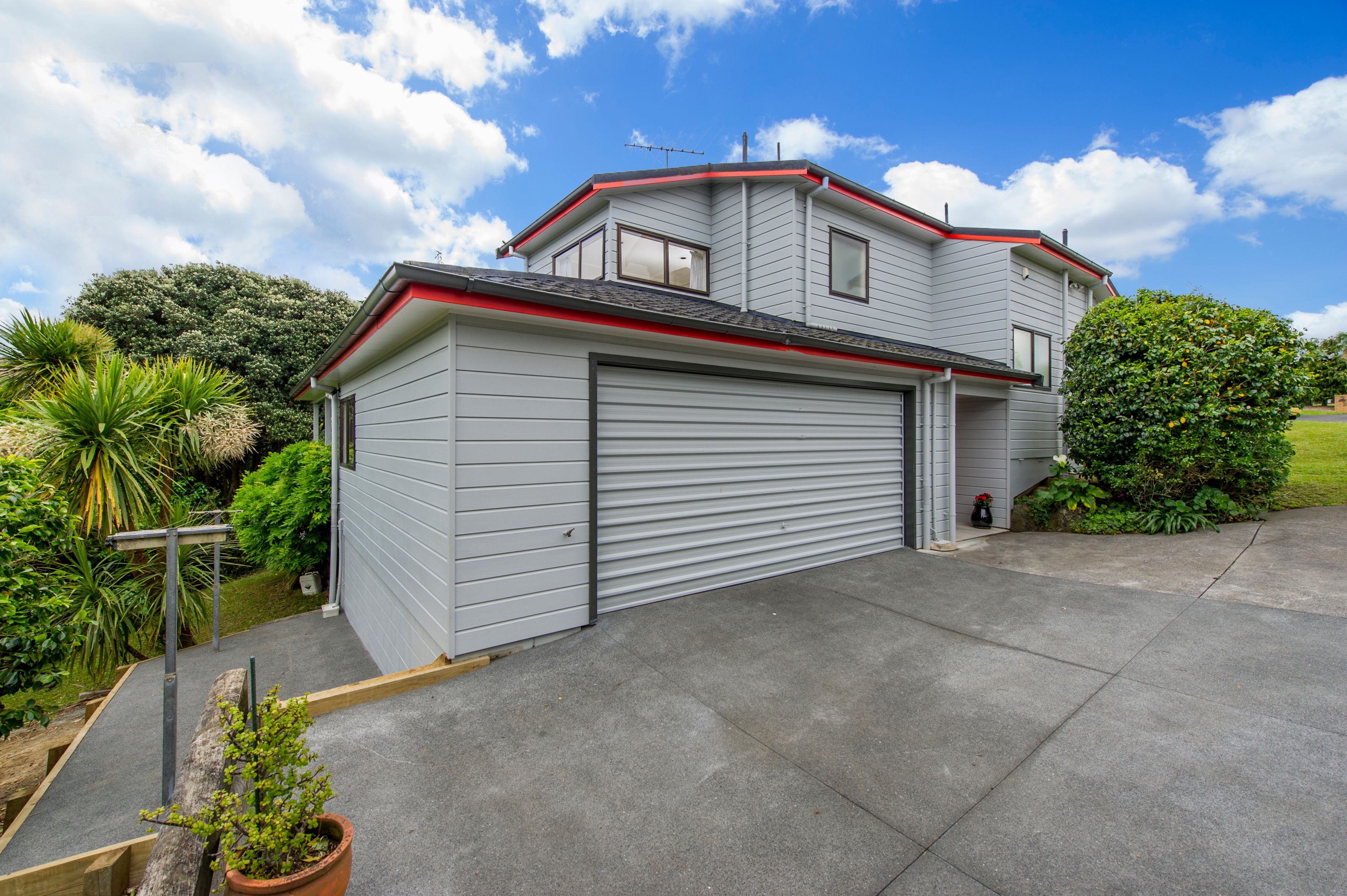27 Pinewood Grove, Botany Downs, Manukau City