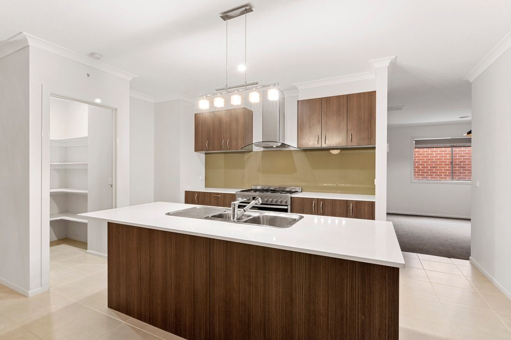 9 Breakwater Drive, Doreen, VIC 3754