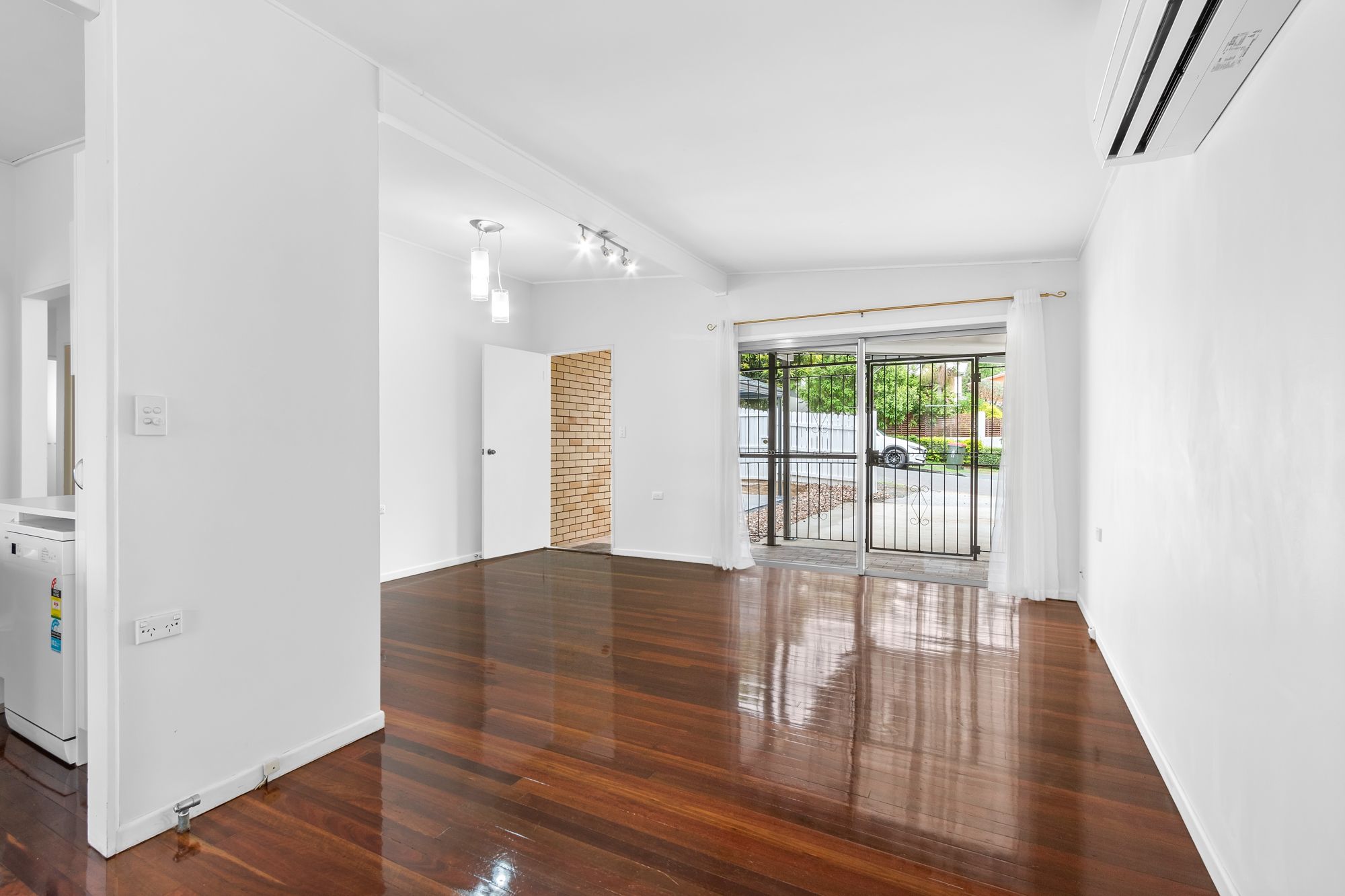 4 Robbins Street, Corinda, QLD 4075