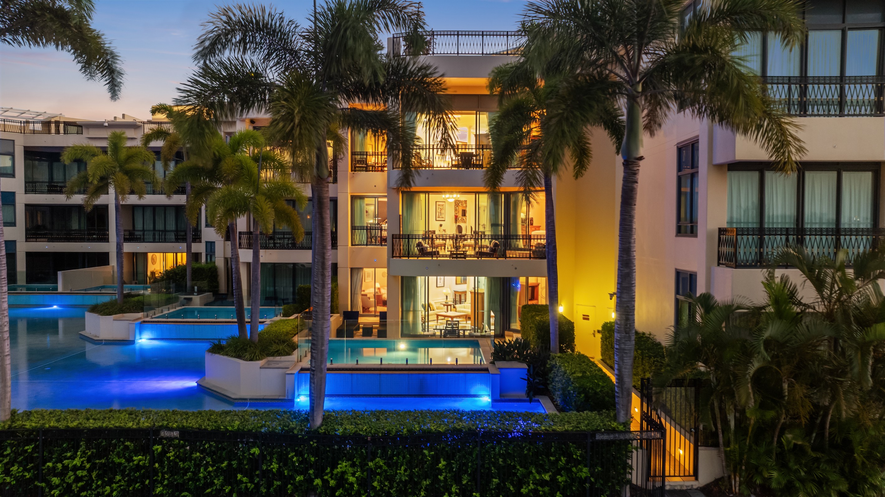 94 Seaworld Drive, Main Beach, QLD 4217