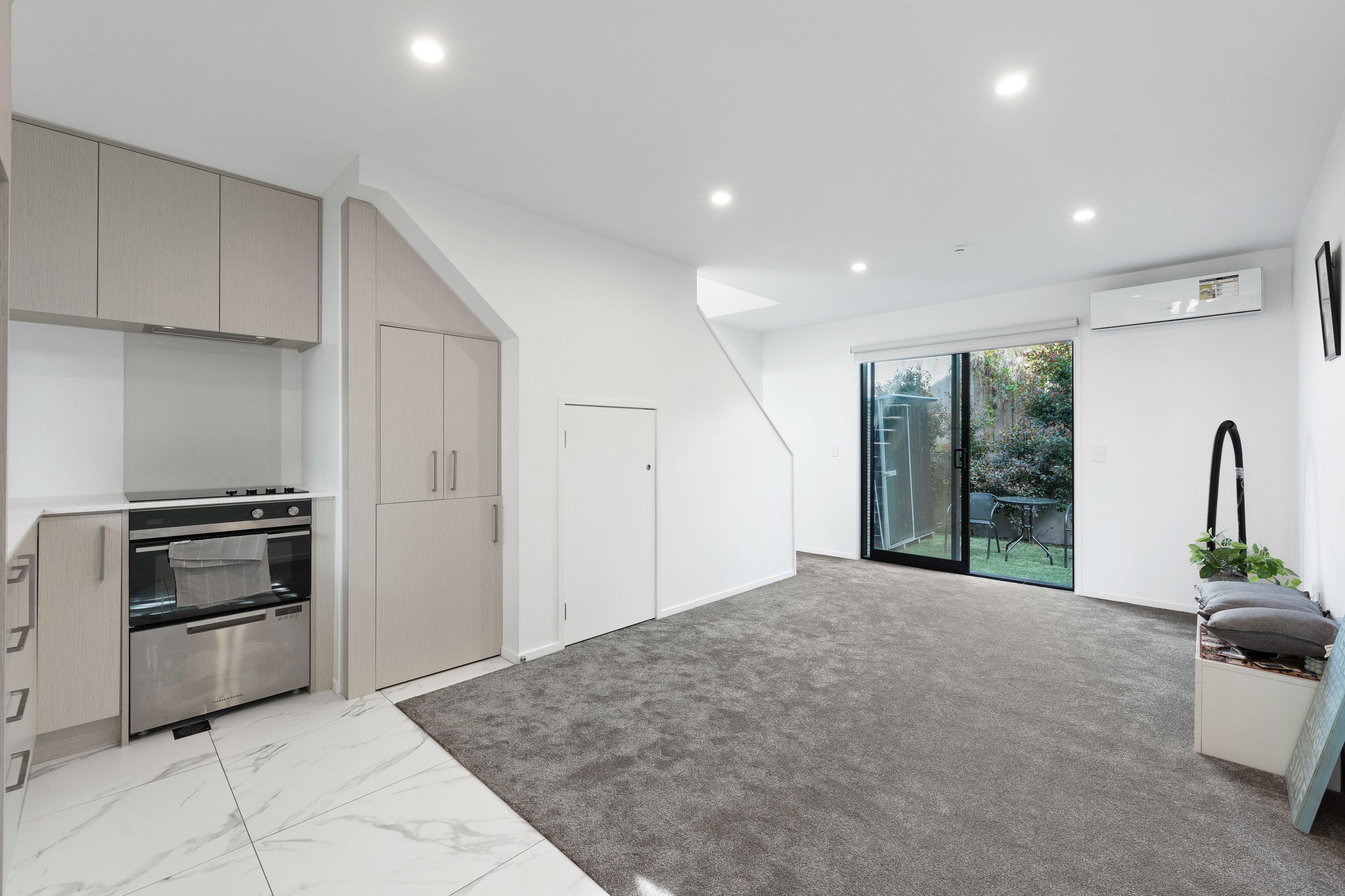 5/6 Saint Leonards Road, Kelston, Waitakere City