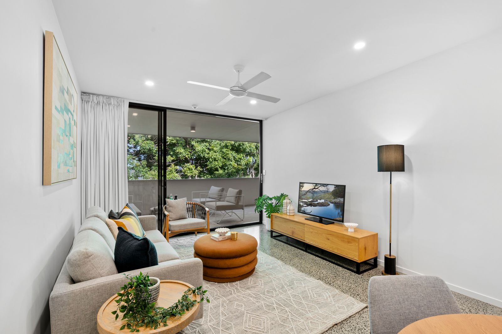 204/27 Ekibin Road — photo from Ray White Annerley