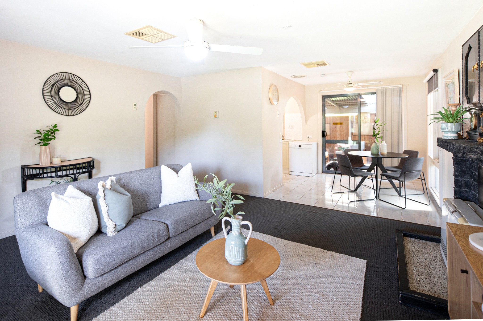 303 Sunshine Court, Lavington, NSW 2641