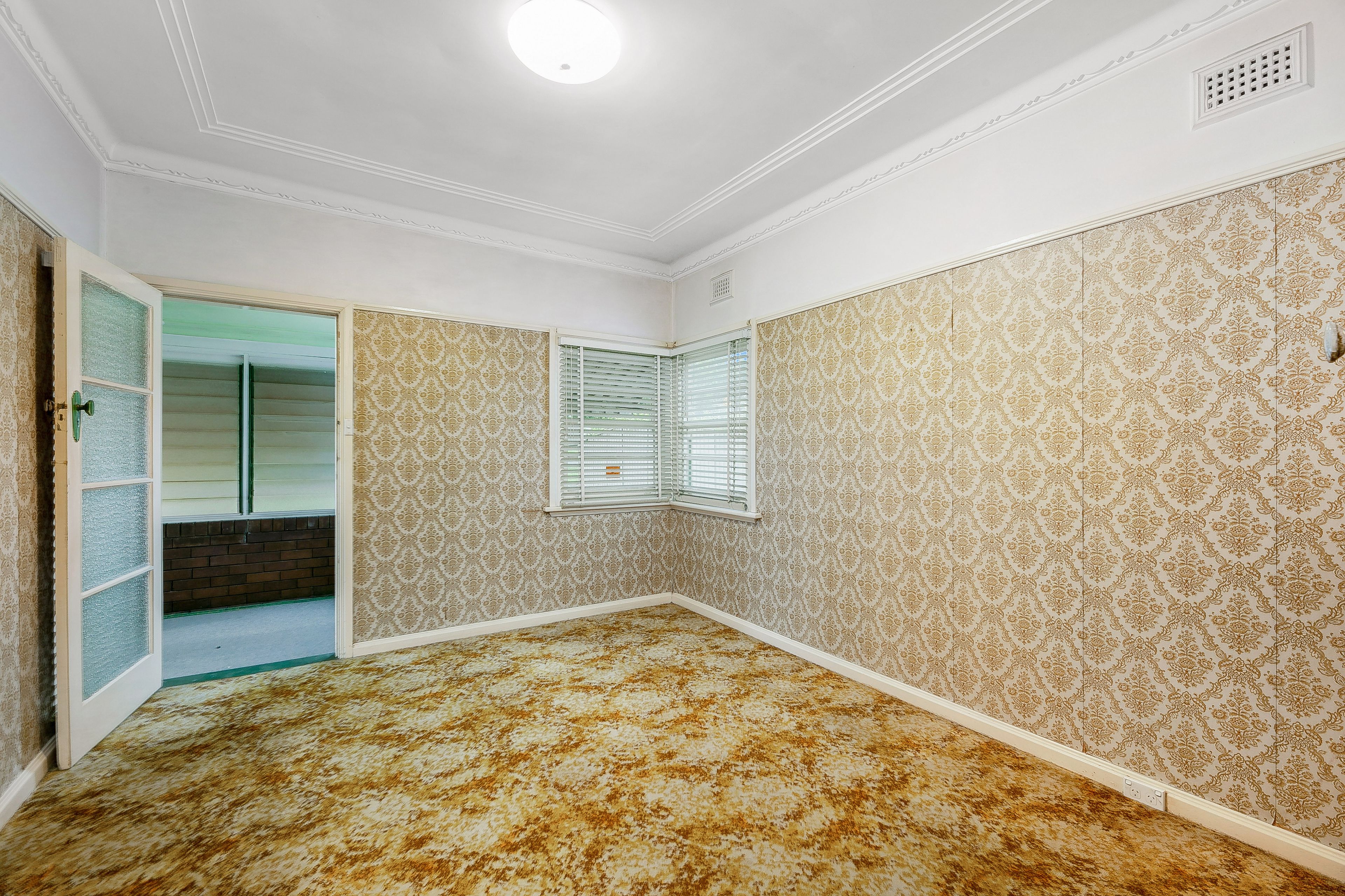 70 Ludgate Street, Roselands, NSW 2196
