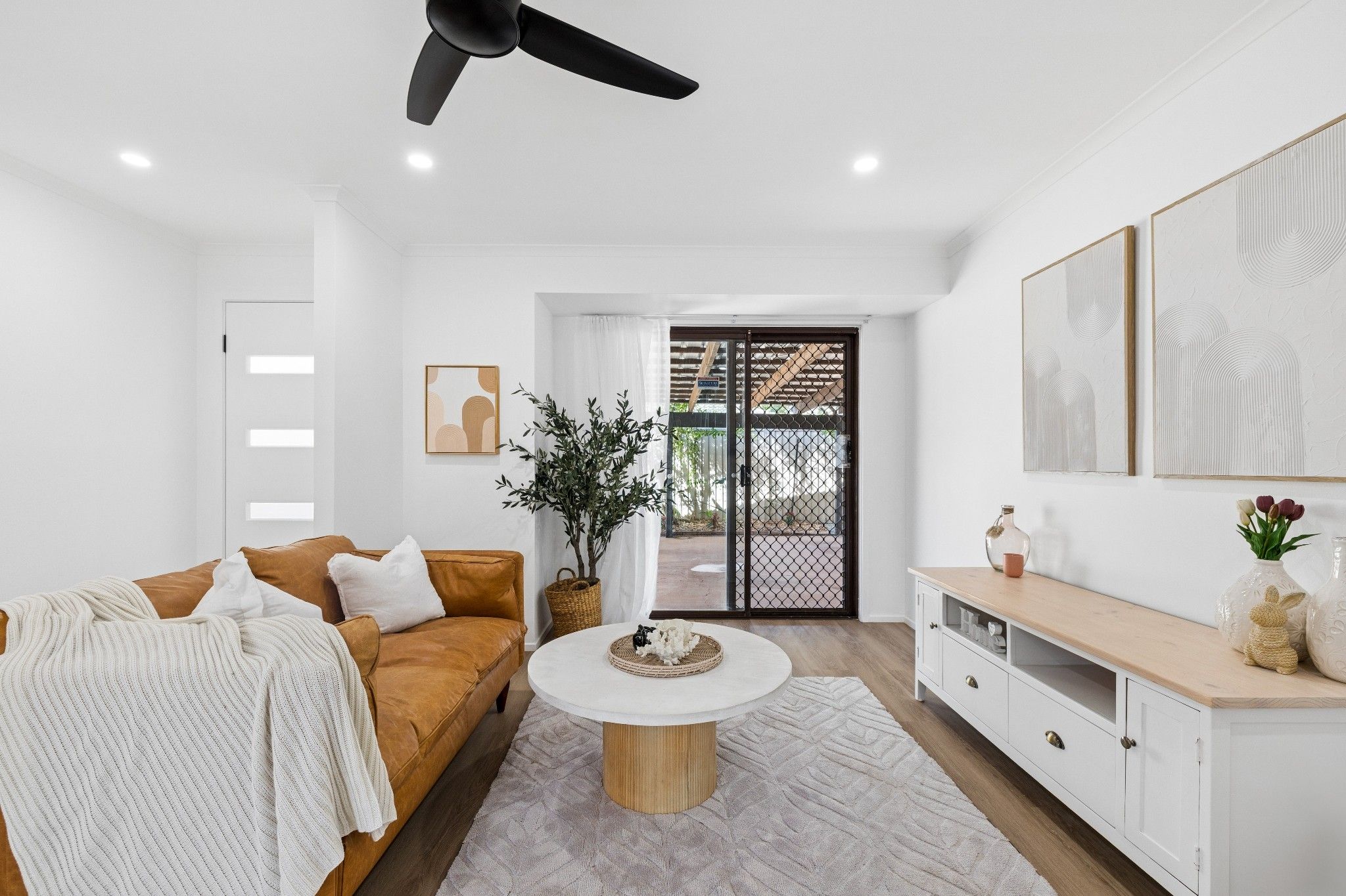 2/8 Hoya Court — photo 4 of 24