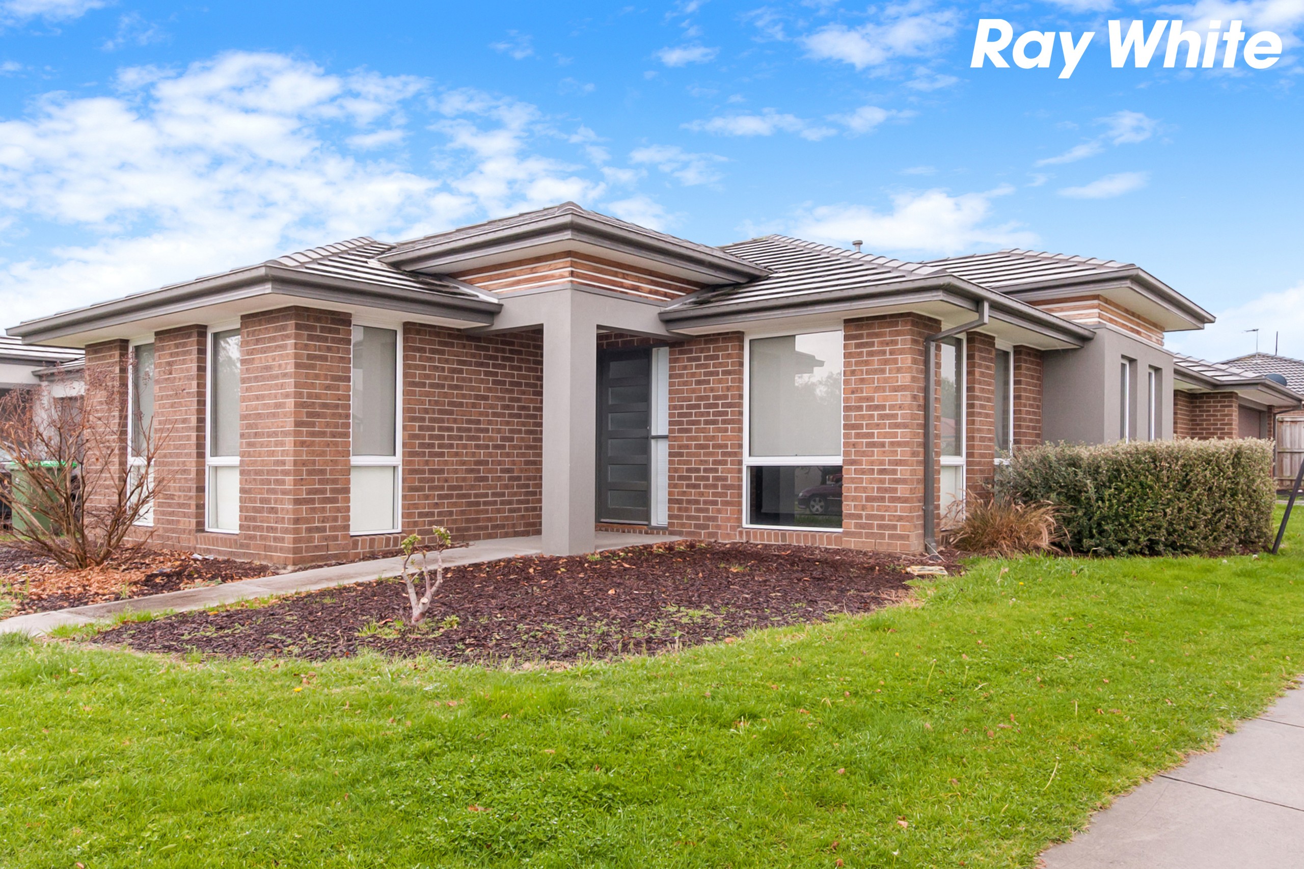 43 Kosta Boda Boulevard, Pakenham, VIC 3810