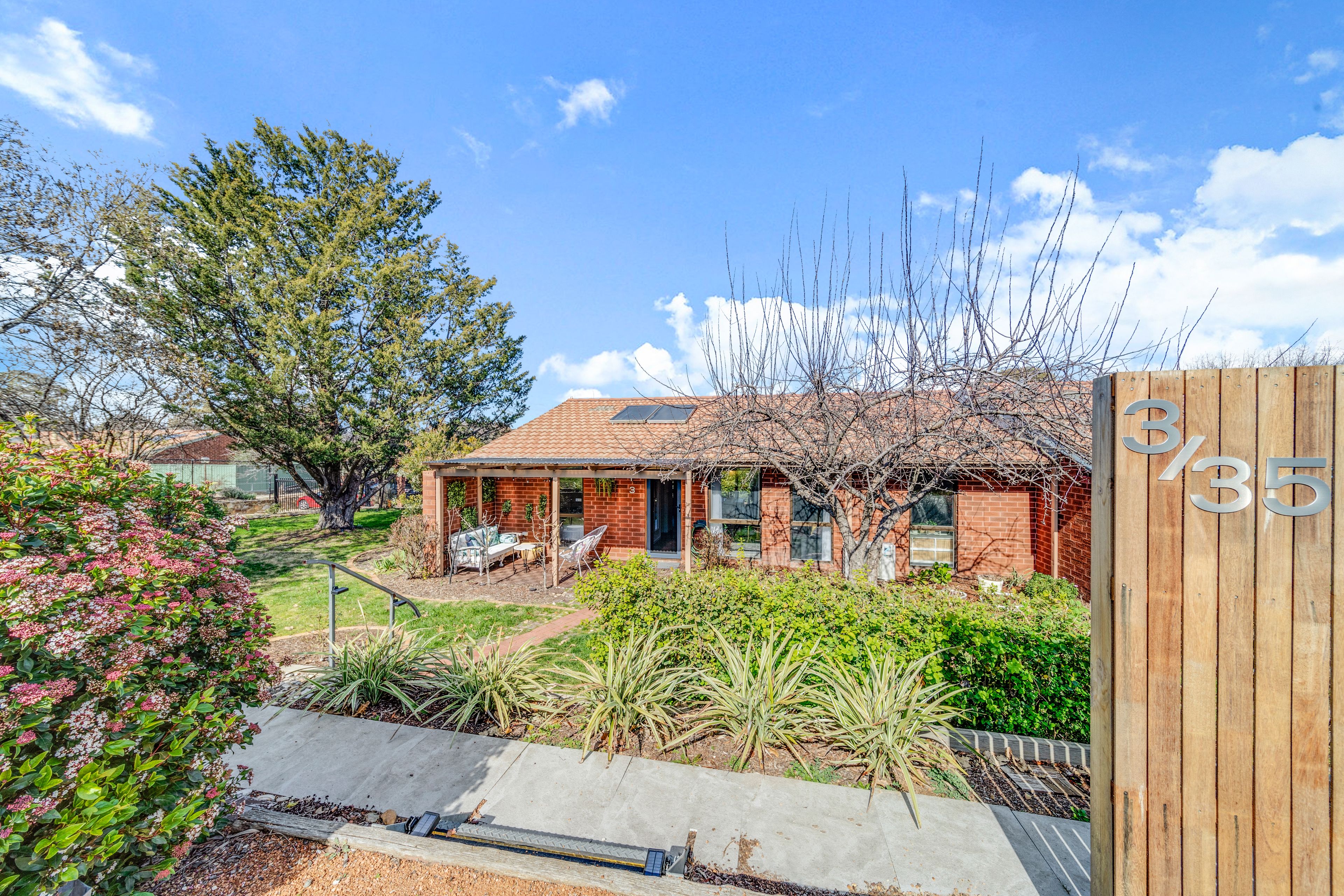 35 Ashby Circuit, Kambah ACT 2902