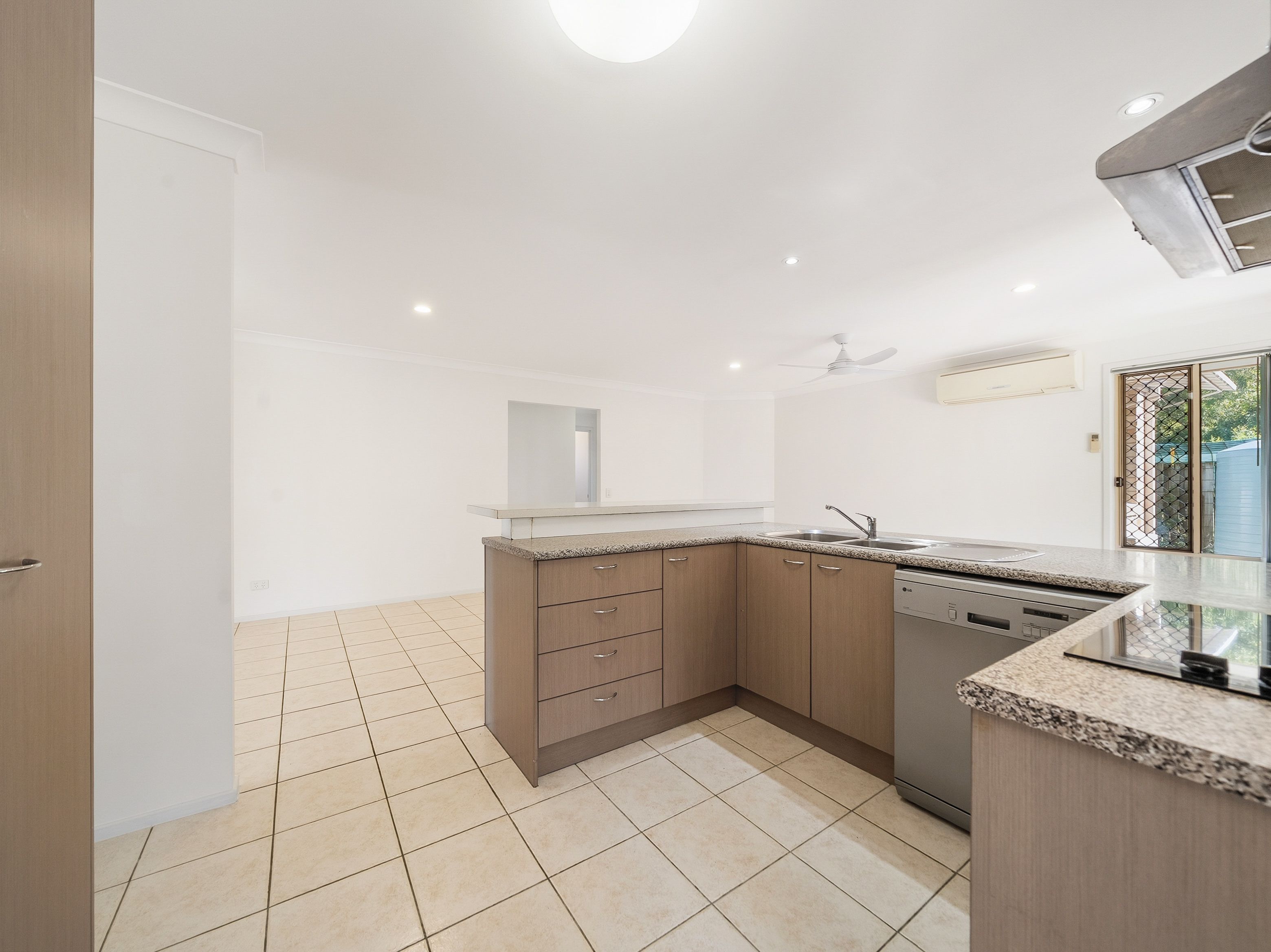 16 Myora Place — photo 12 of 30