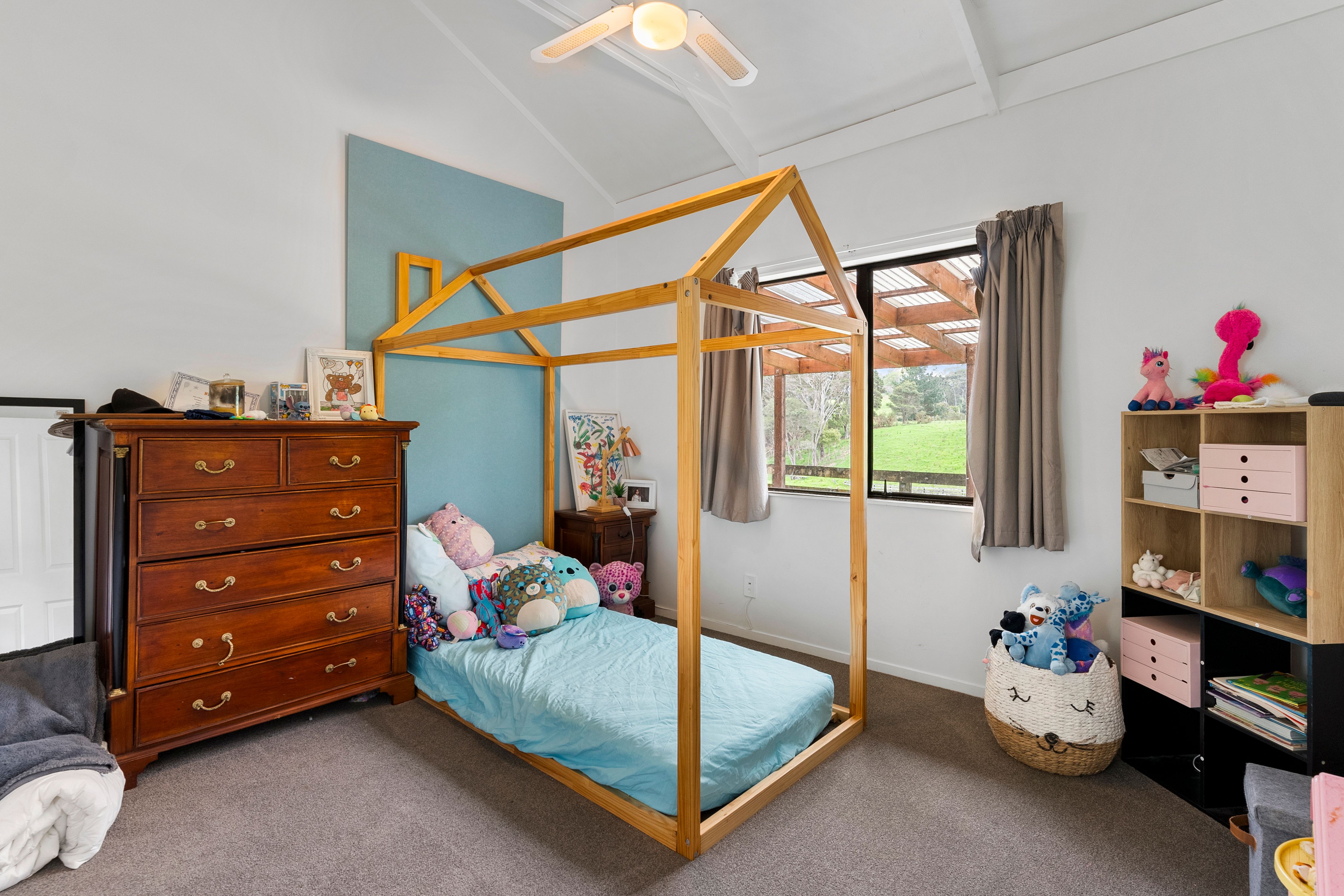 197 Forest Hill Road, Waiatarua, Waitakere City