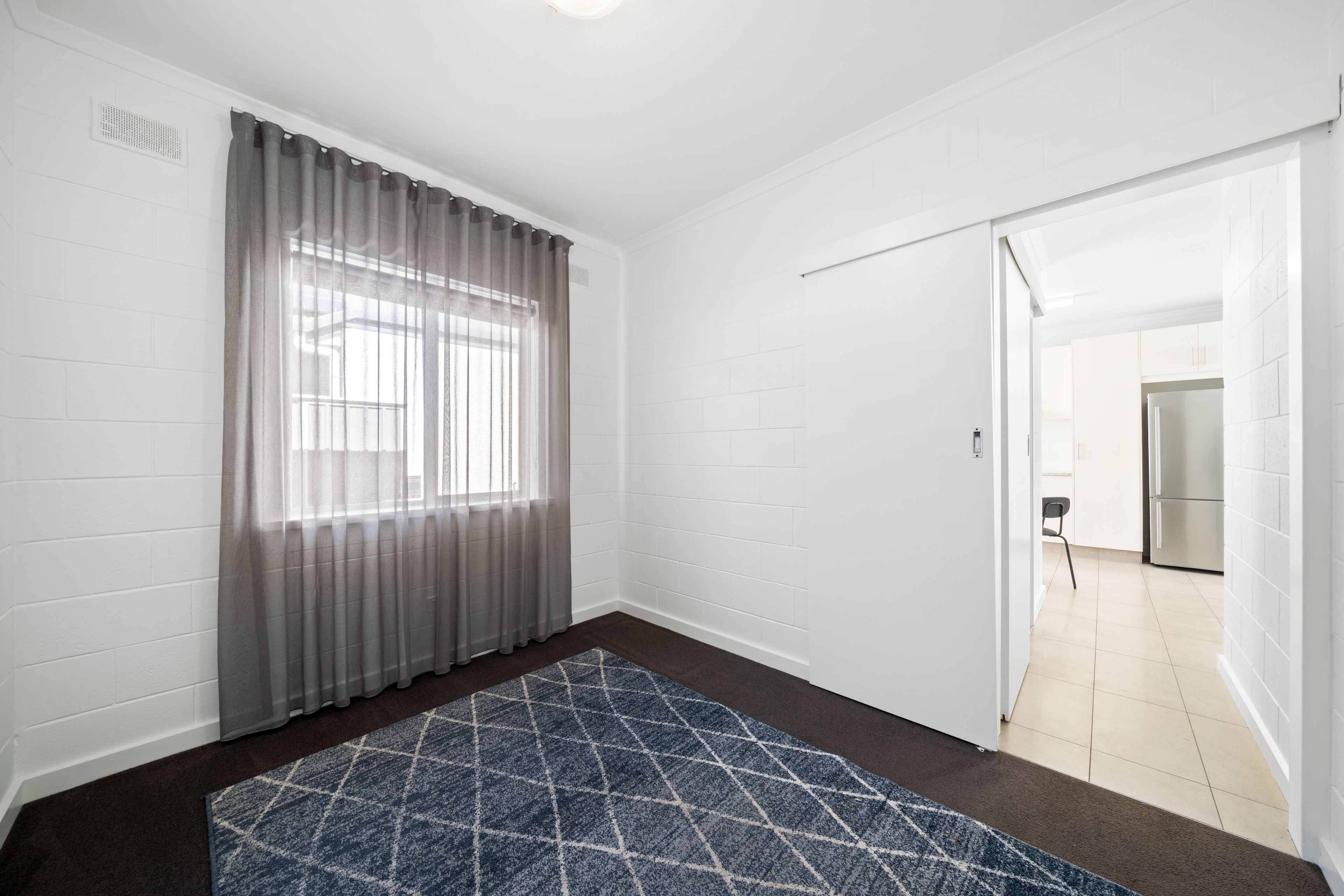 1/37 Dampier Avenue — photo 11 of 21