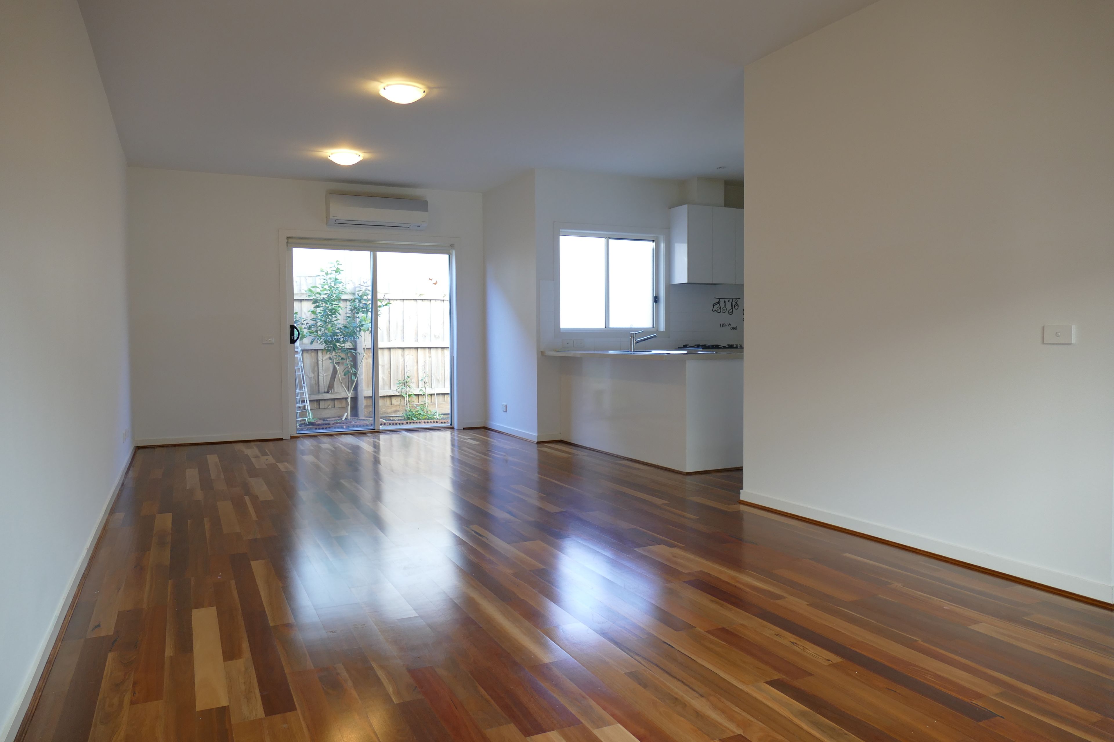 2/8 Euroka Street, Chadstone, VIC 3148