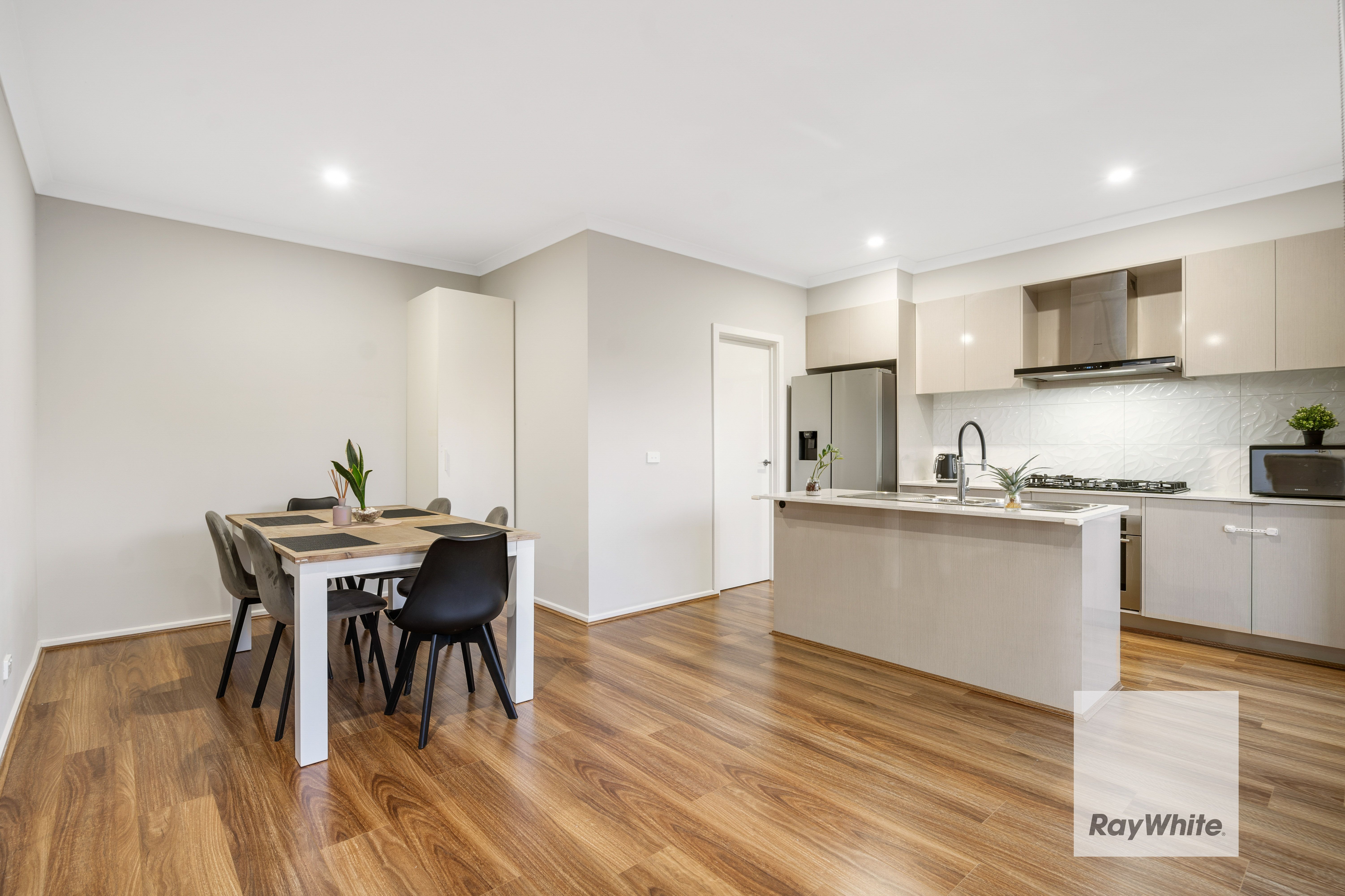 6/22 Irvine Street, Deer Park, VIC 3023 Sold Townhouse Ray White