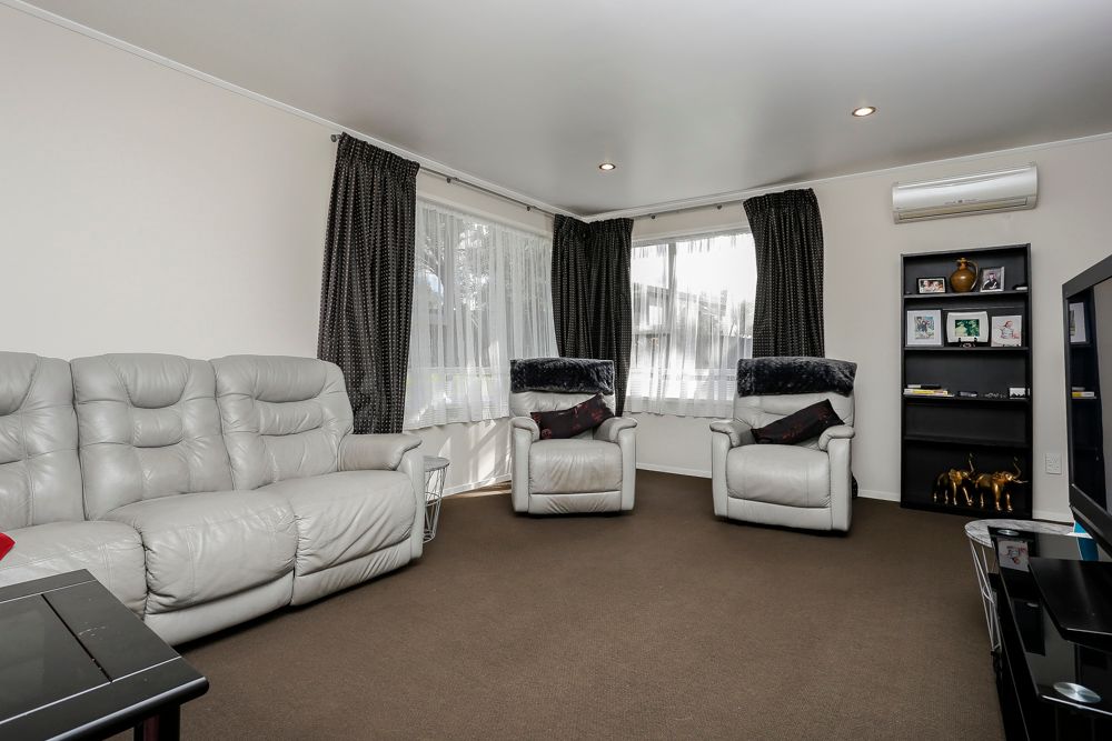 2 Kilcar Place, Massey, Waitakere City