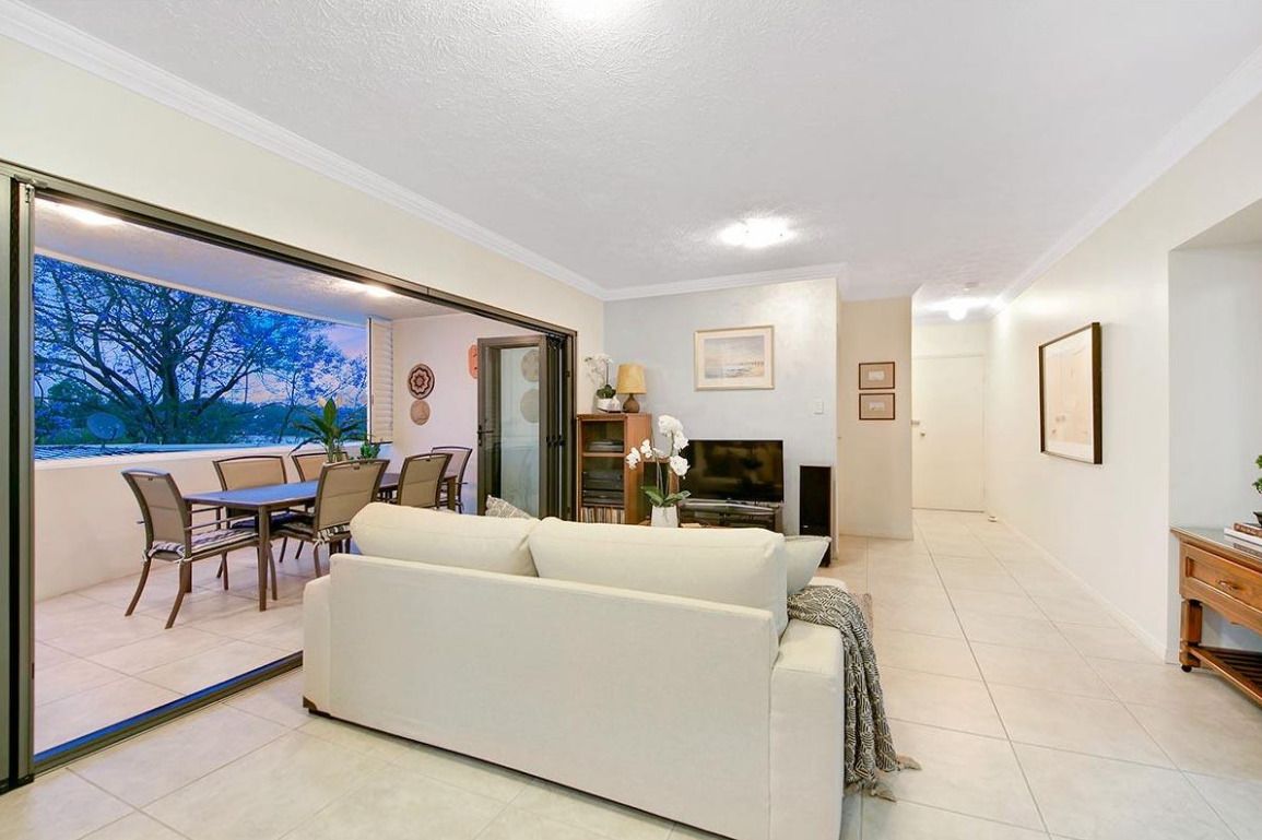 2/52 Foxton Street, Indooroopilly, QLD 4068