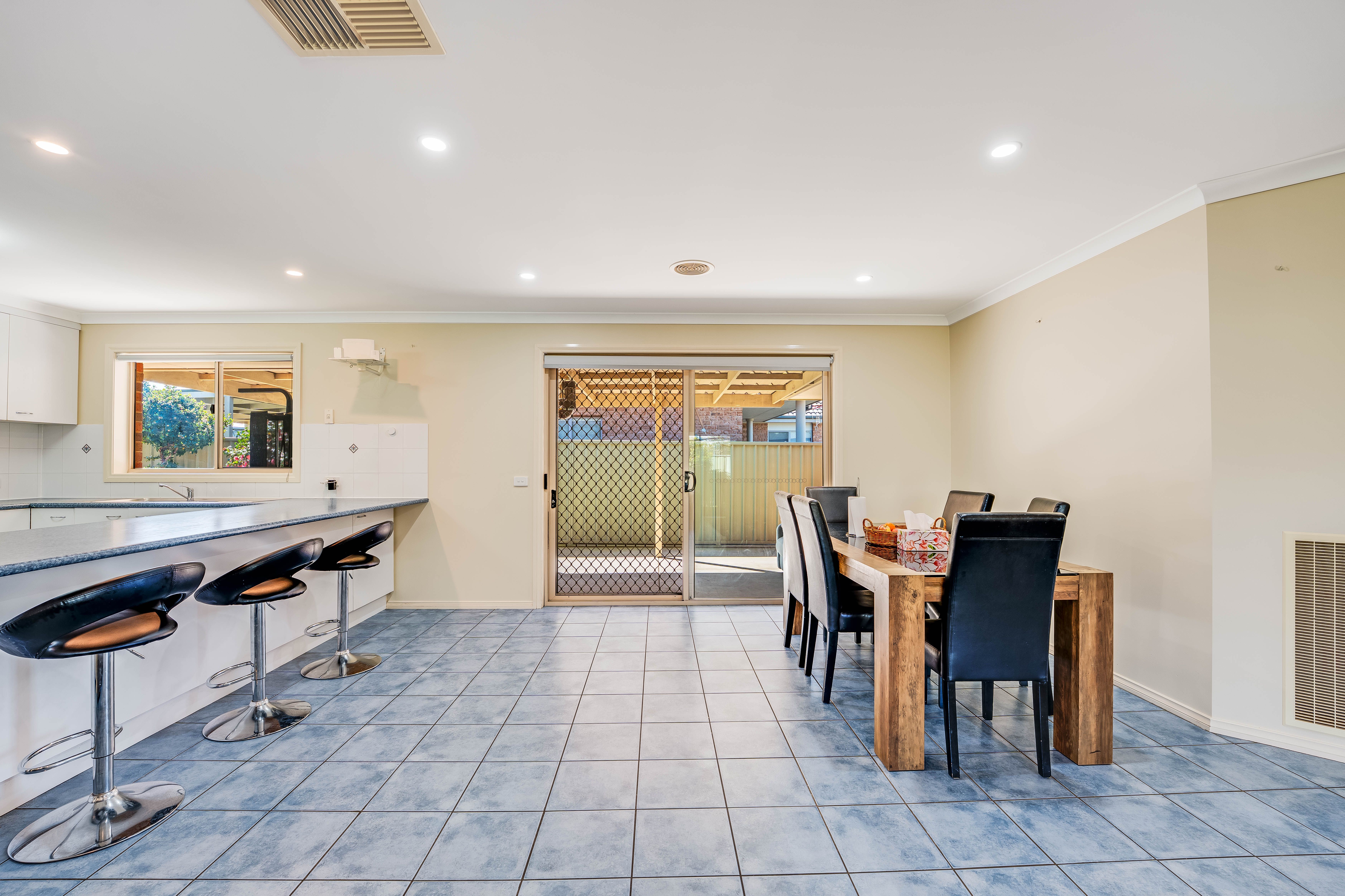 529 Iluka Crescent — photo 13 of 30