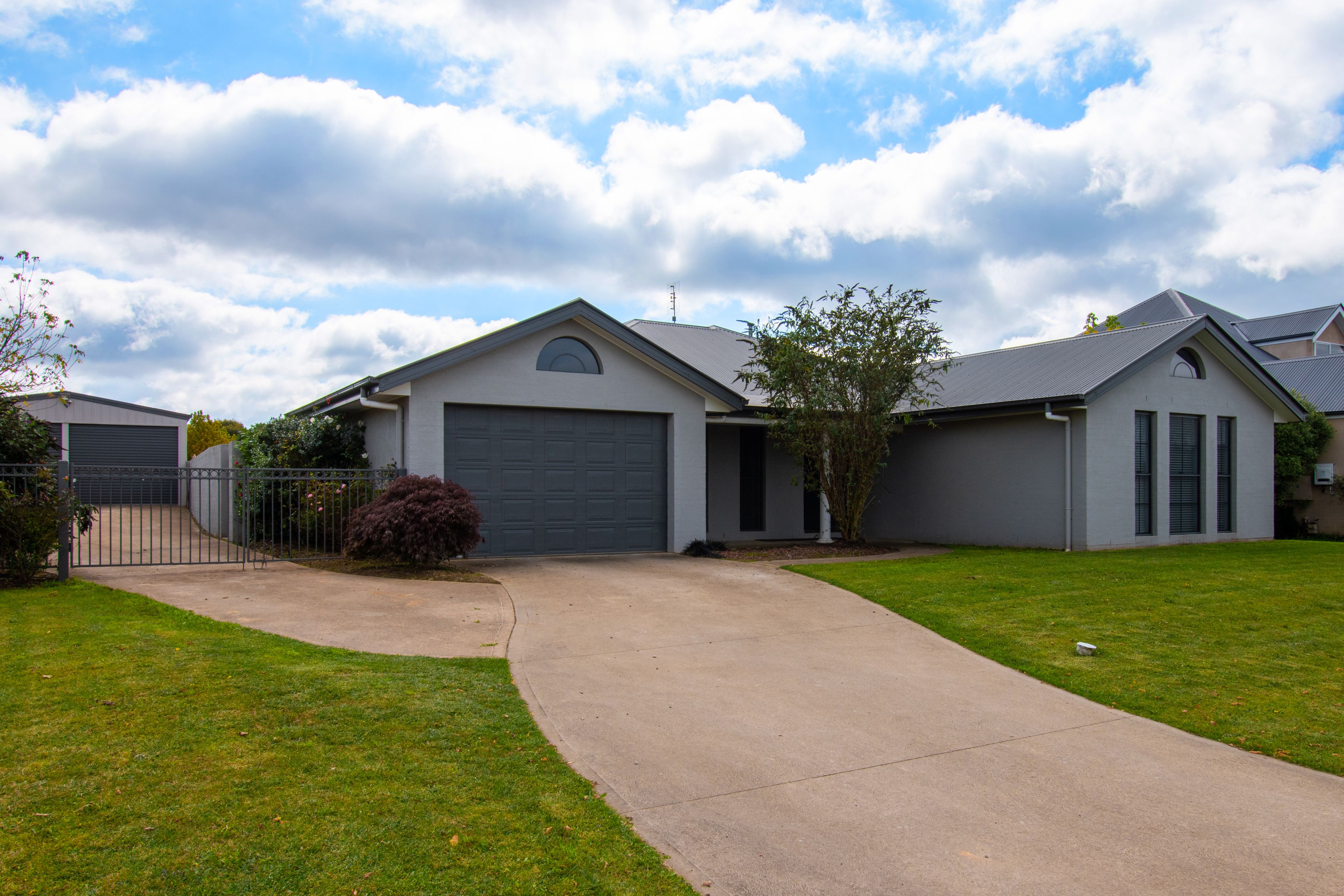 14 Brennan Crescent, Oberon NSW 2787
