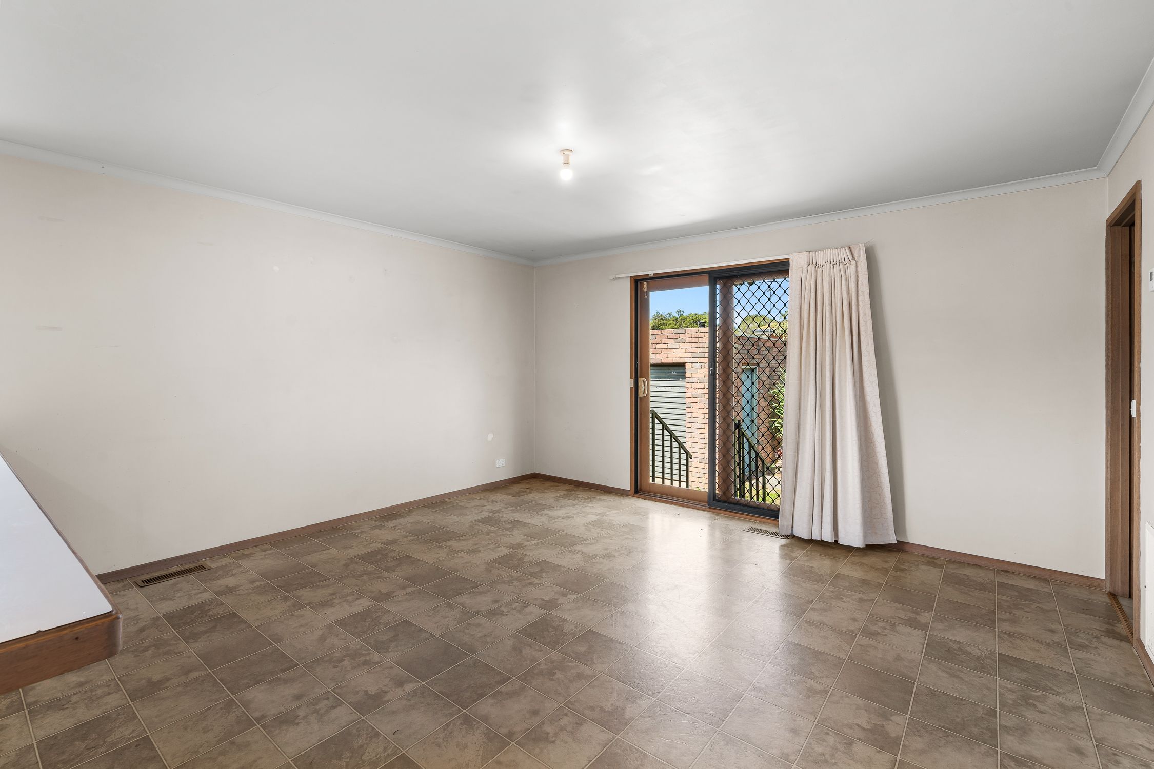 24 Irving Road — photo 4 of 10