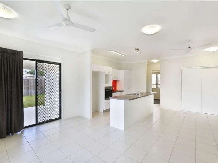 5 Yanooa Court, Bushland Beach, QLD 4818