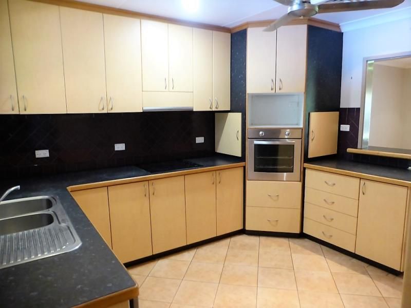 7 Giles Crescent, Dampier, WA 6713