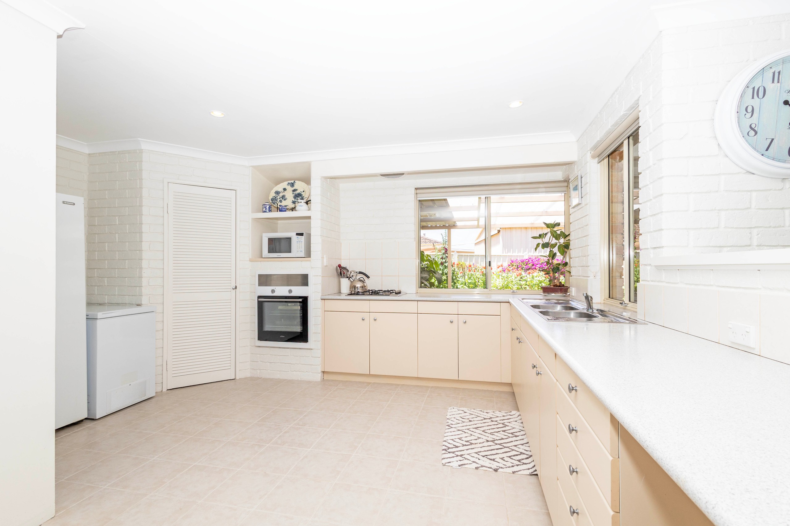 4 Curlew Place, Jurien Bay, WA 6516