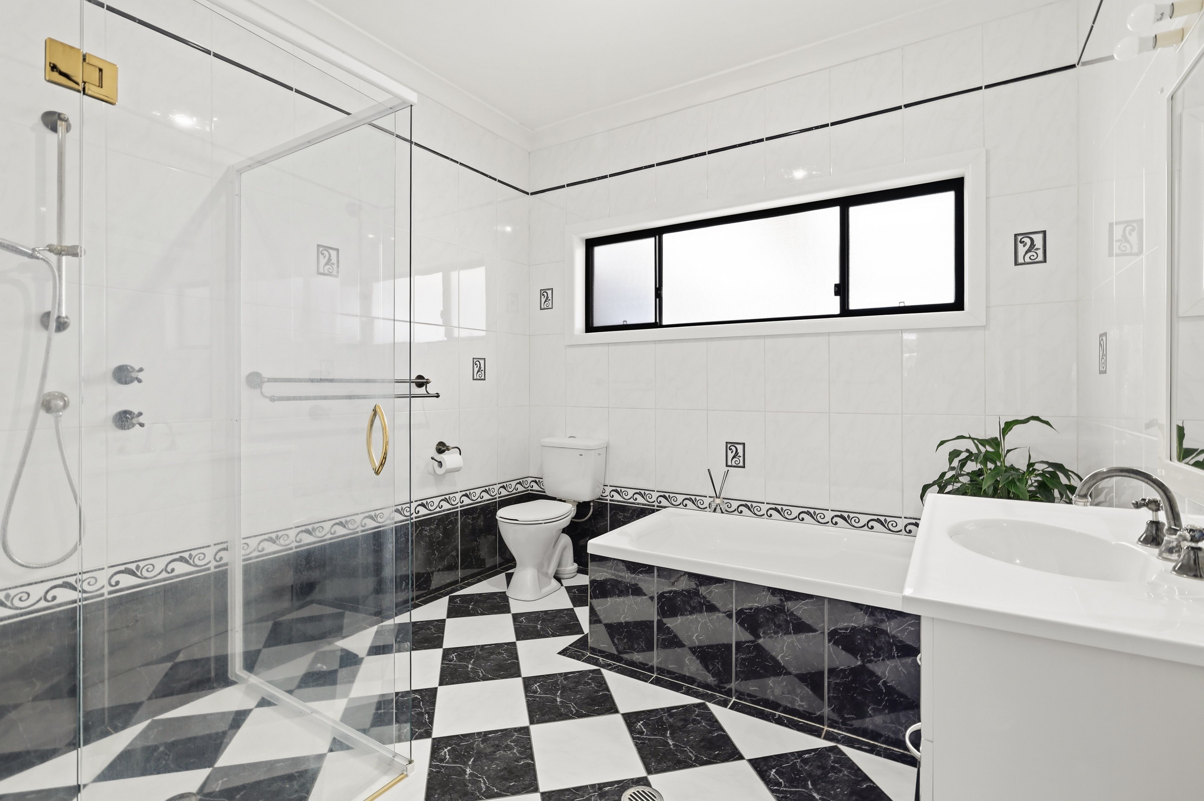 3 Cutler Avenue — photo 12 of 24