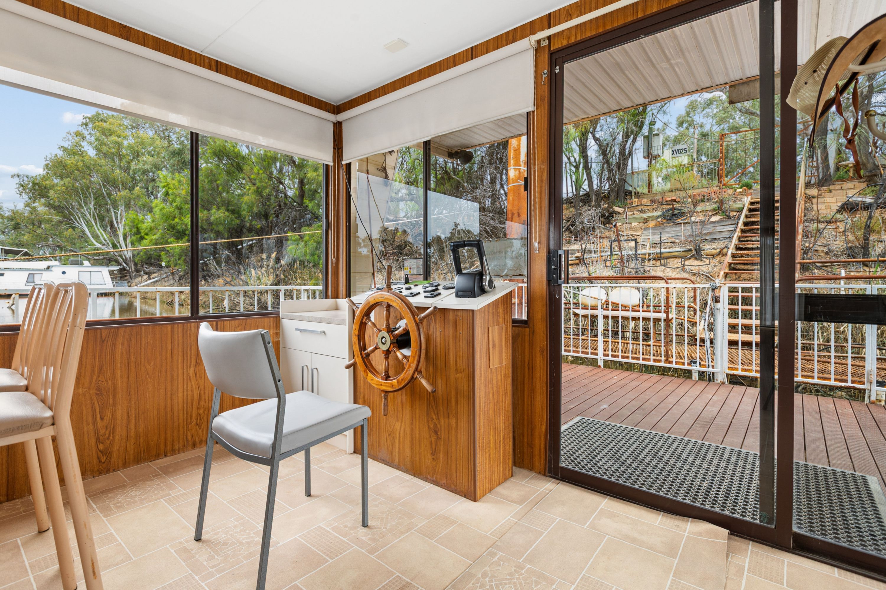 0 "The Bardy" Houseboat — photo 5 of 30
