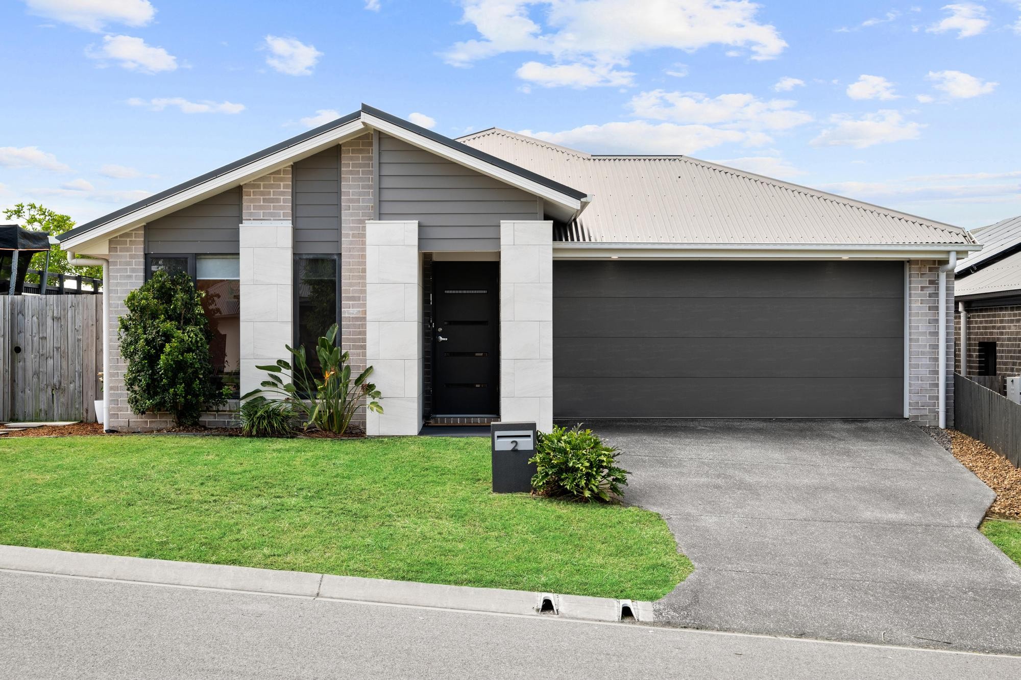 2 Carlos Street, Ripley, QLD 4306