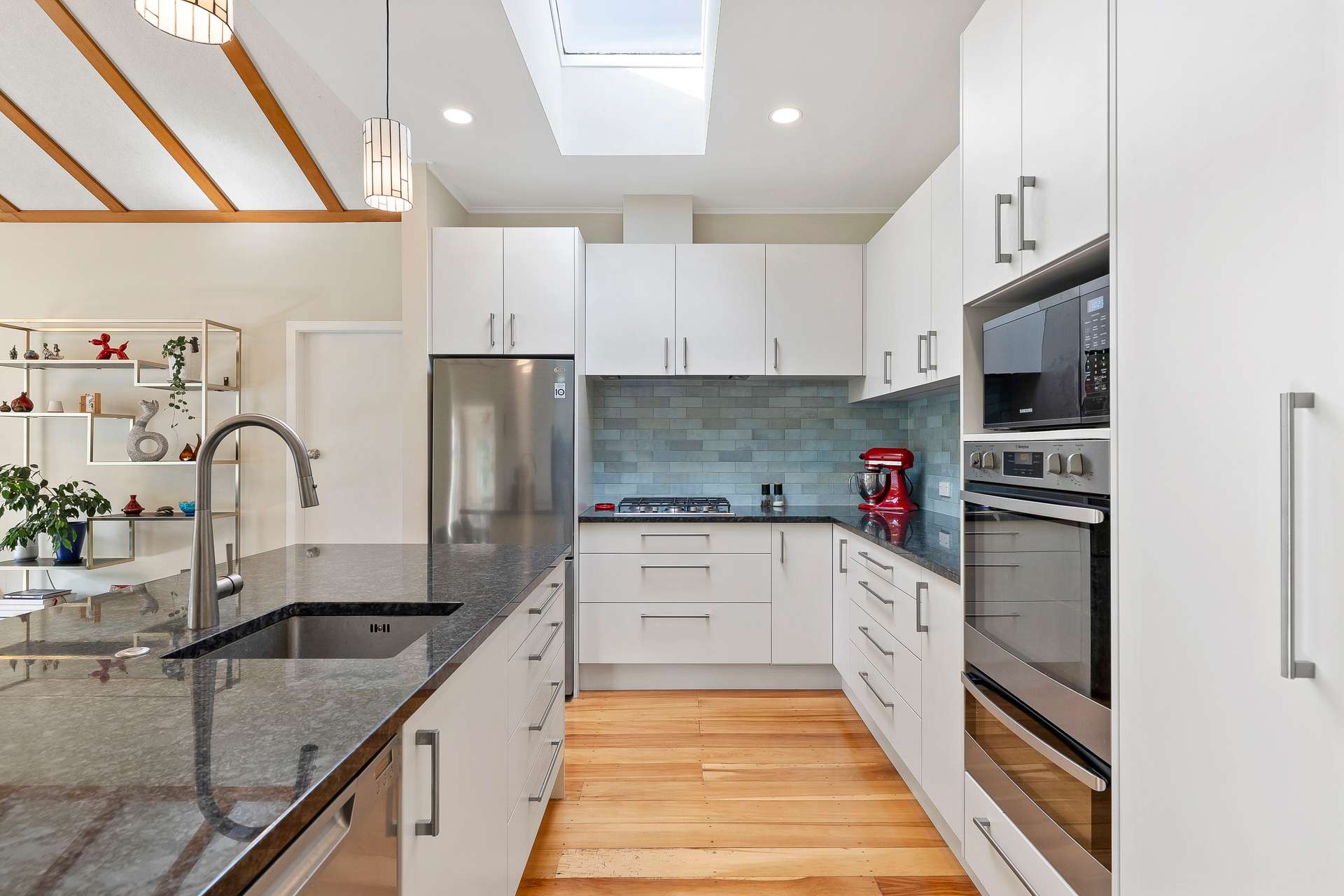 77 Beauchamp Street photo 11