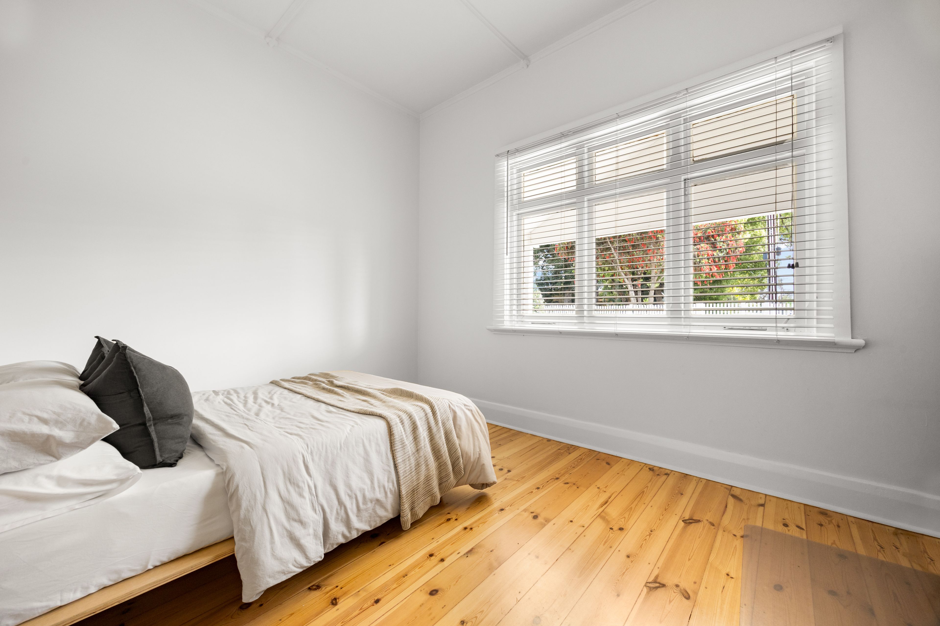 37 Drake Avenue — photo 6 of 23