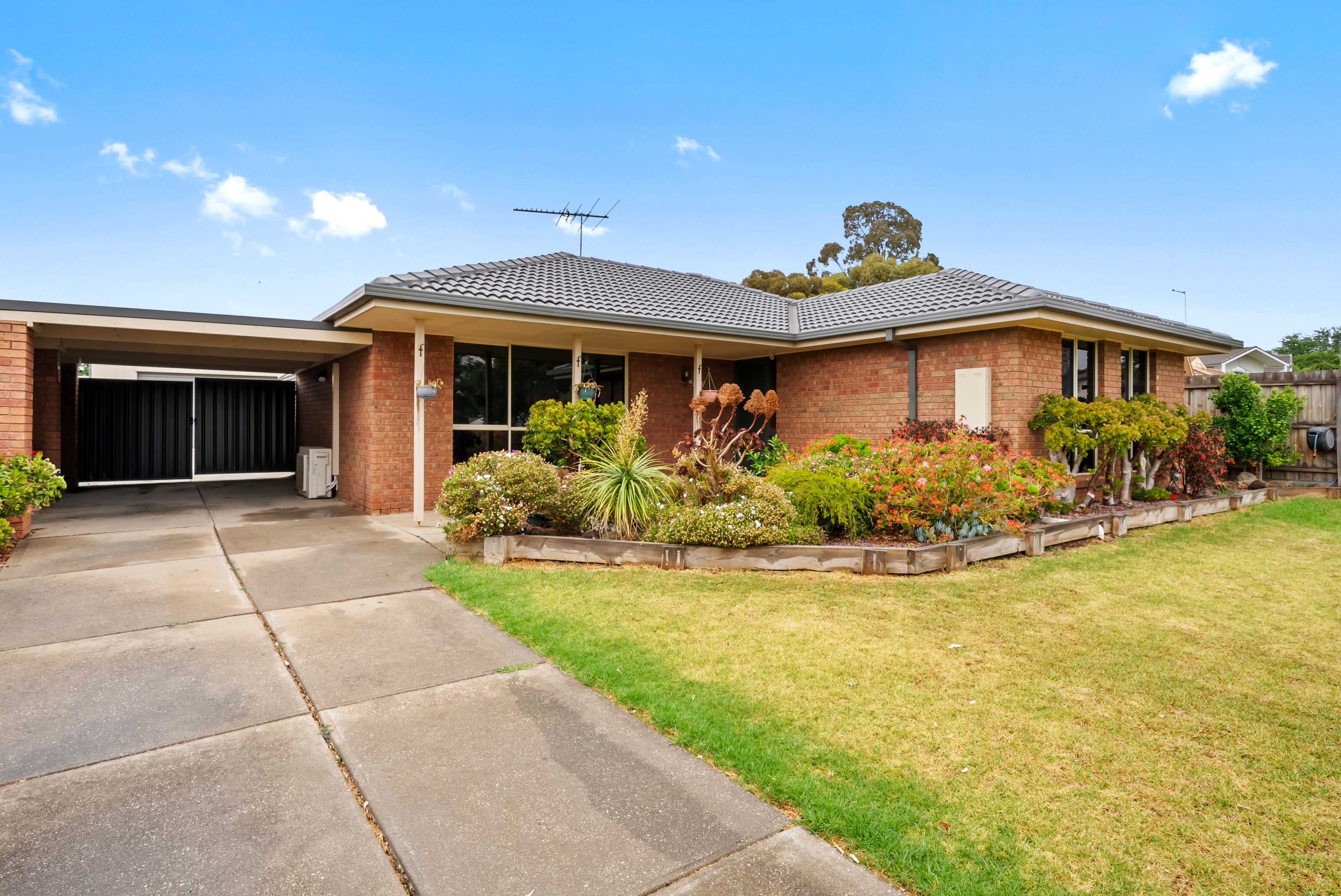 43 Clifton Drive, Bacchus Marsh VIC 3340
