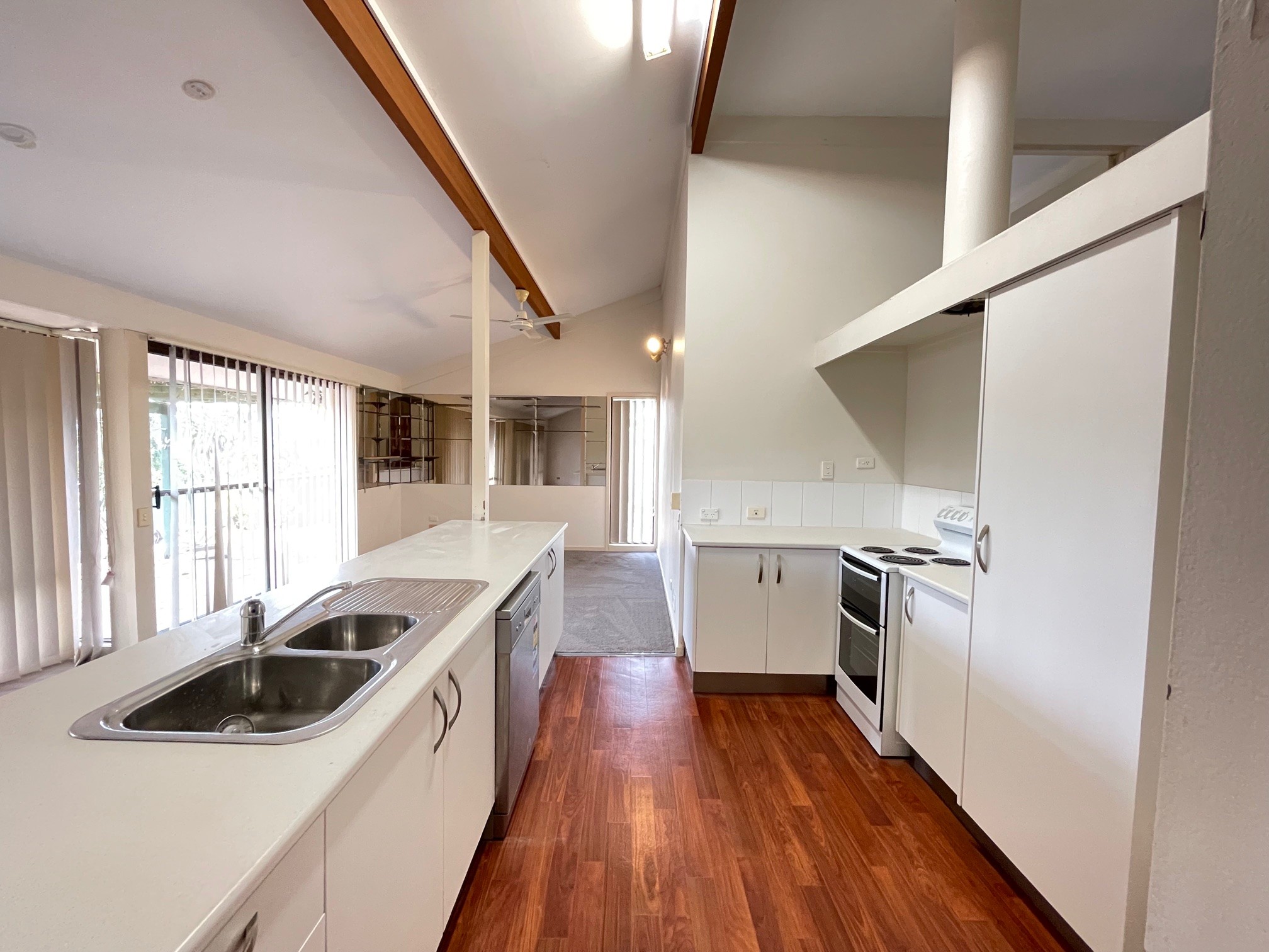 24 Goodman Close, Highland Park, QLD 4211