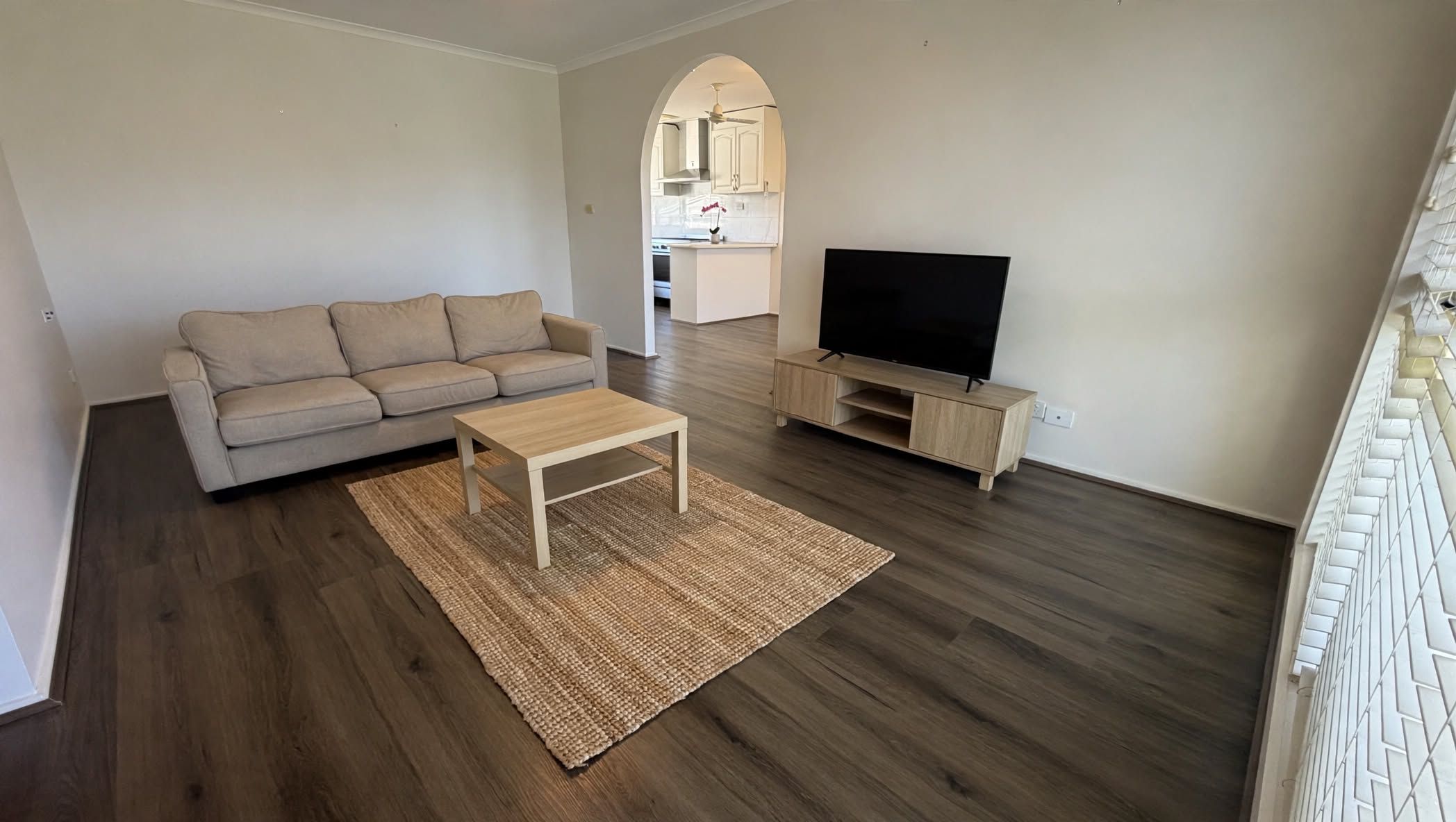 191 Victoria Drive — photo 3 of 12