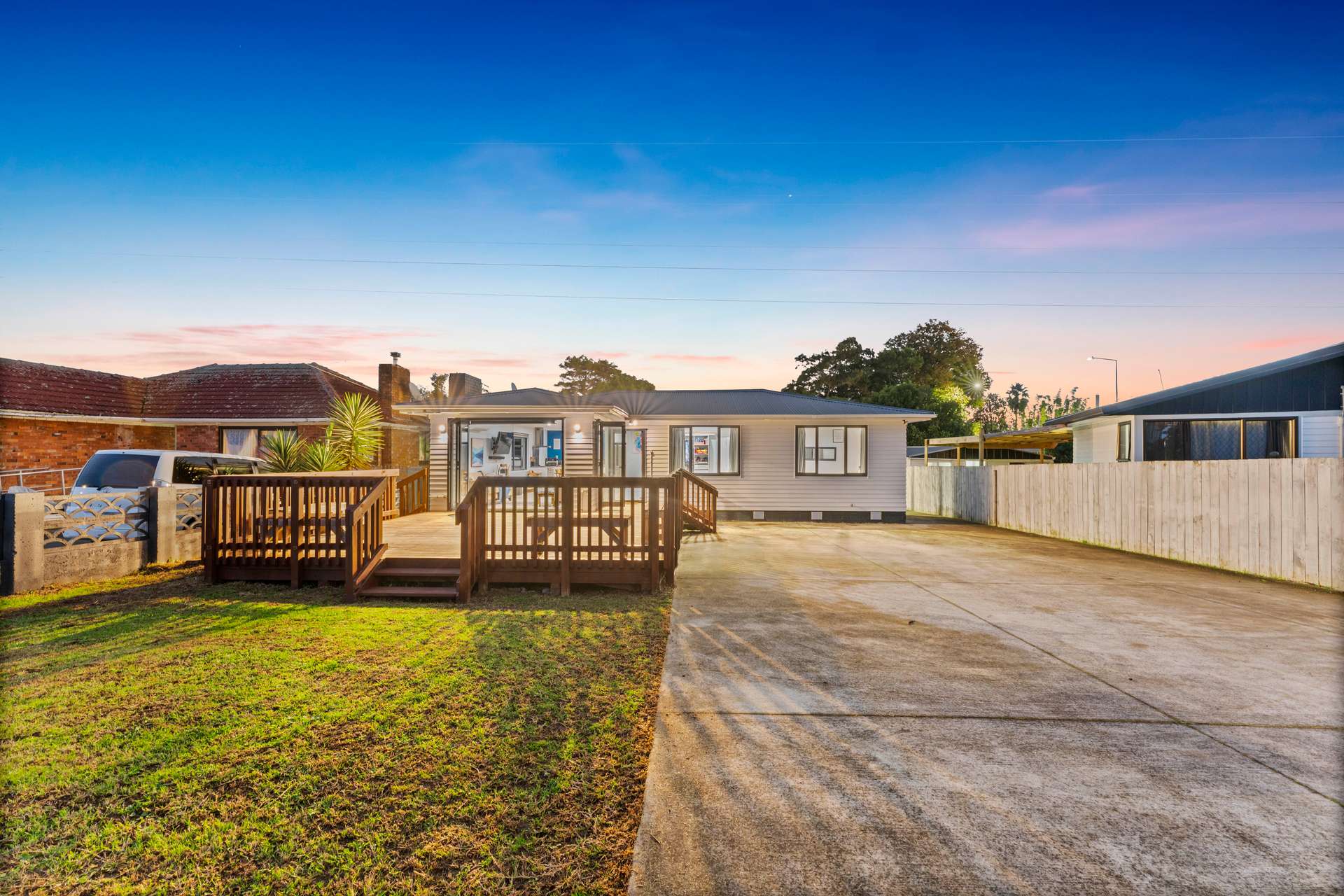 42 Harwood Crescent photo 1