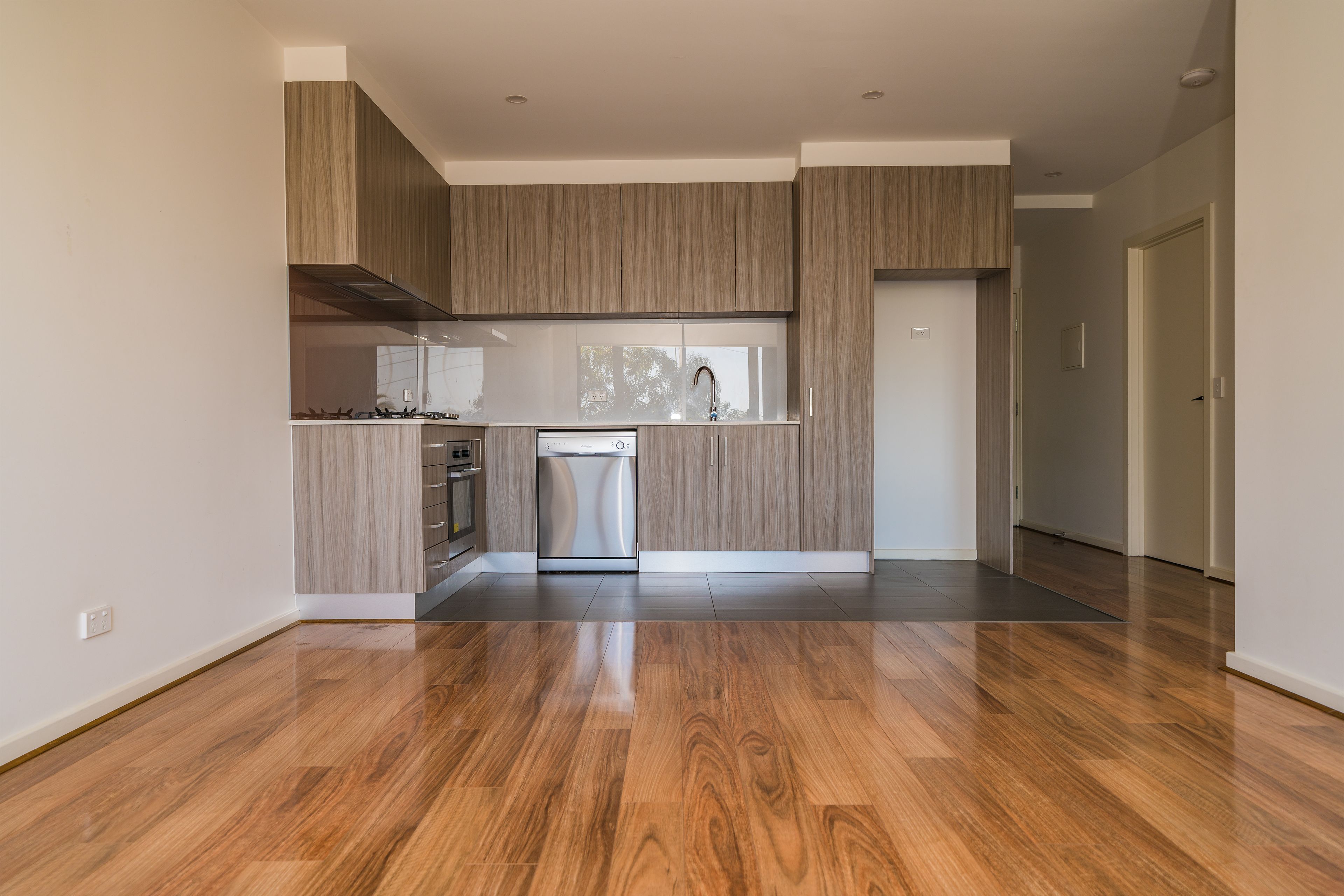 104/388 Murray Road — photo 3 of 11
