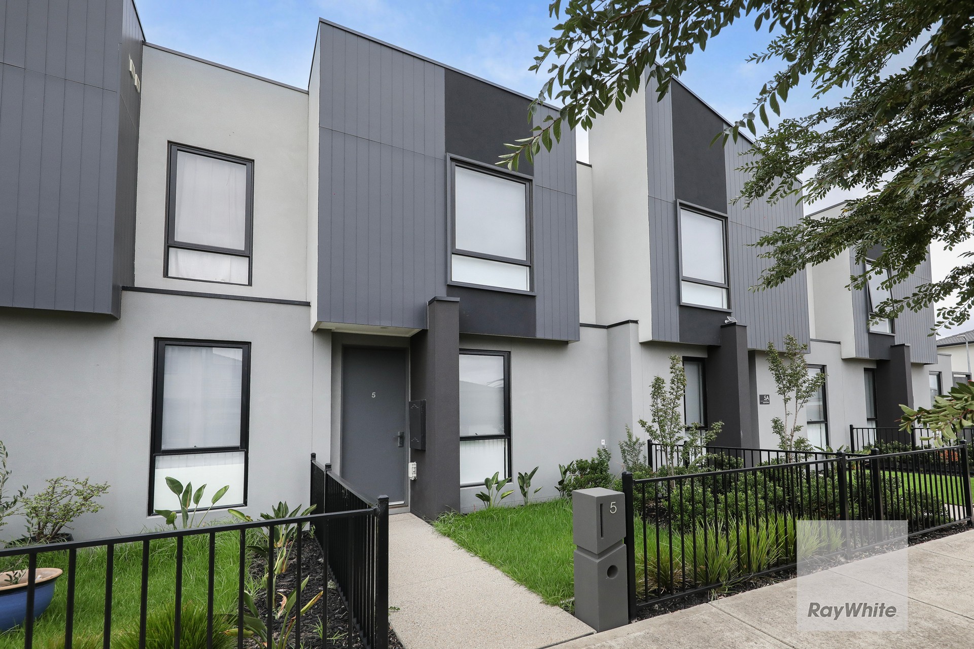 5 Sesame Street, Mickleham, VIC 3064