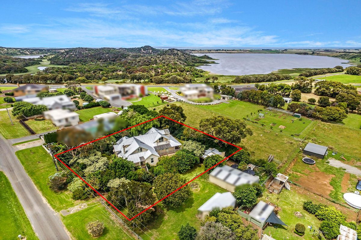 16 Walkers Lane, Koroit, VIC 3282