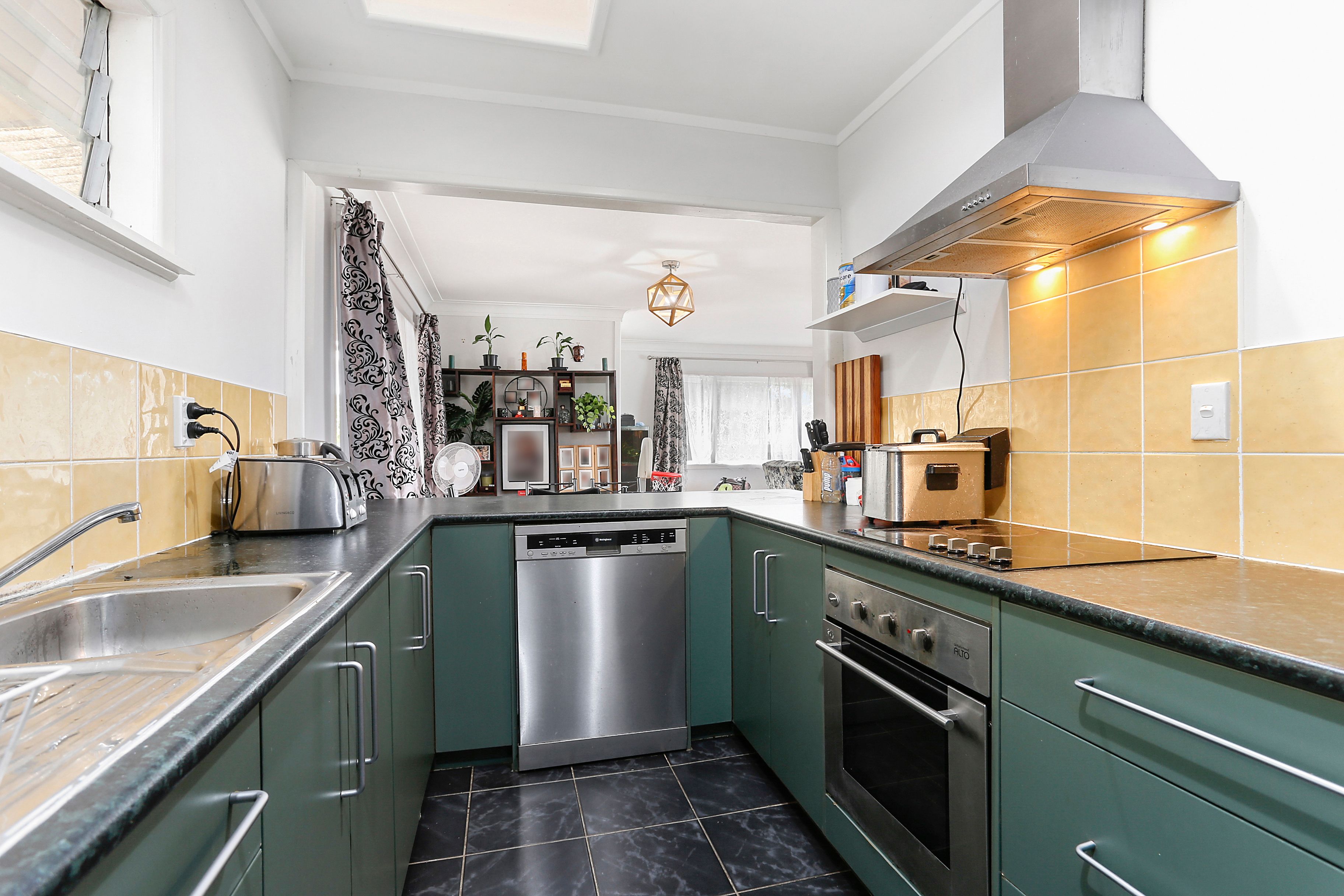 120 View Road, Sunnyvale, Waitakere City