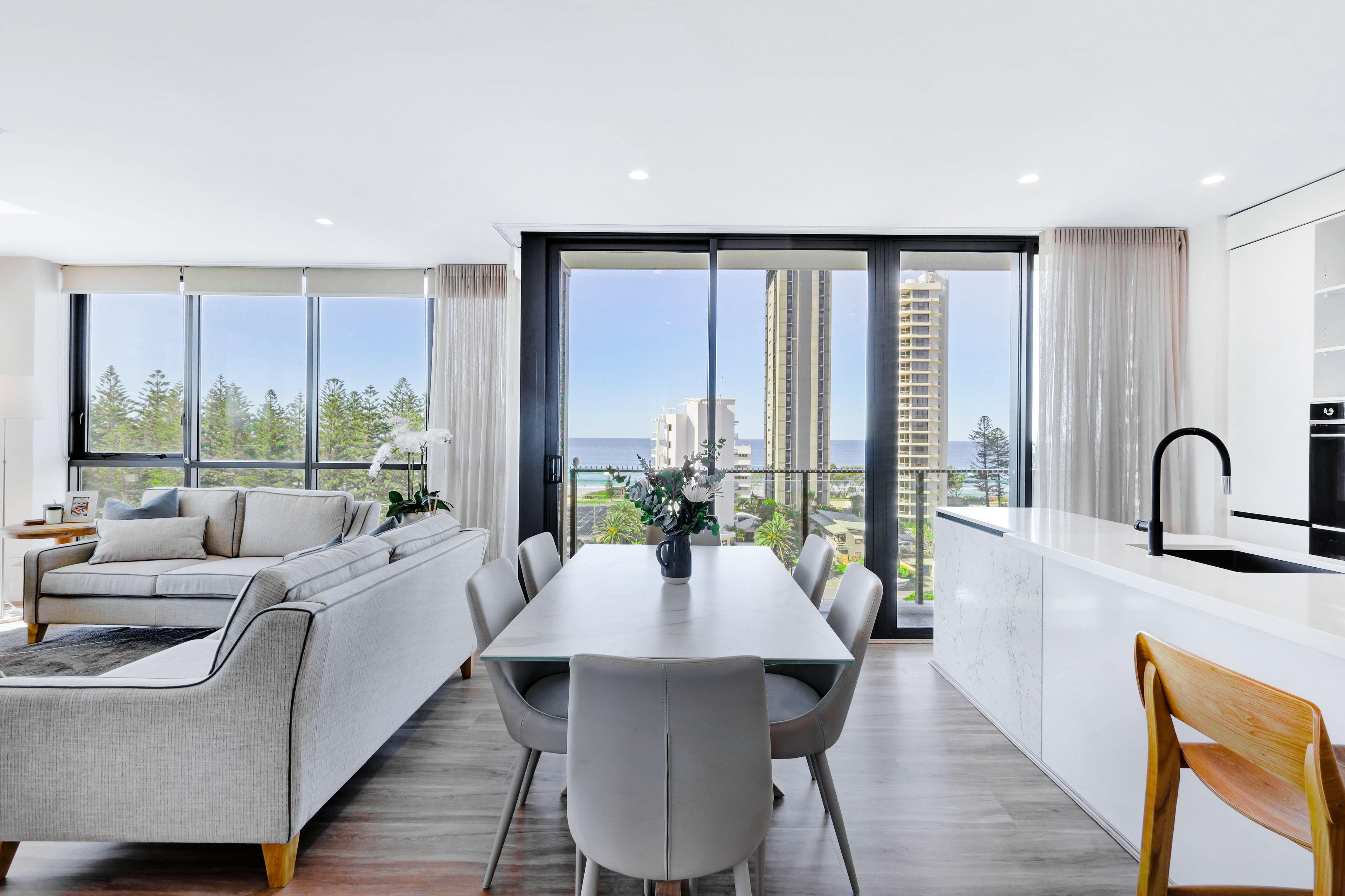 26/18 Chelsea Avenue, Broadbeach, QLD 4218