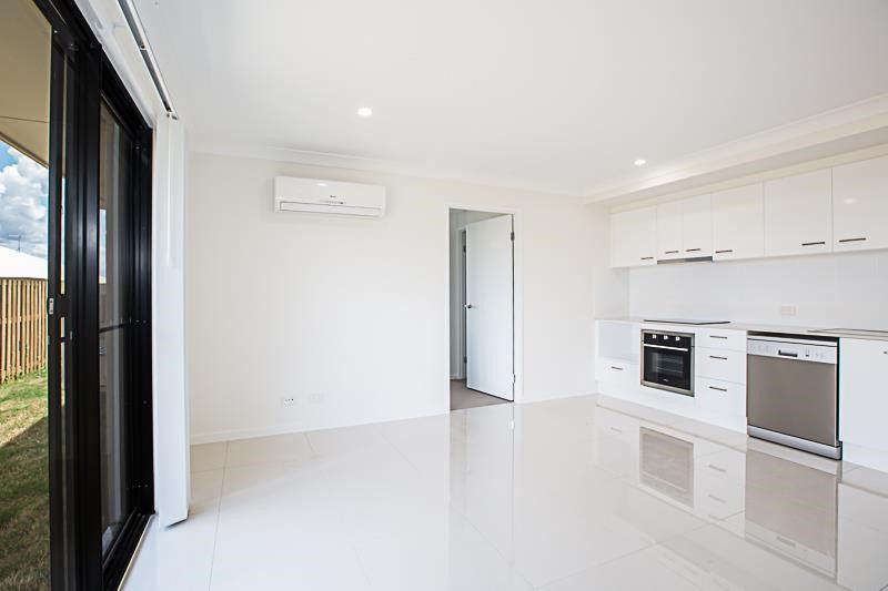 2/19 Azure Street, Rosewood, QLD 4340
