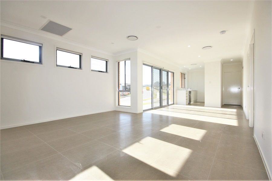 31 Cain Avenue, Gregory Hills, NSW 2557