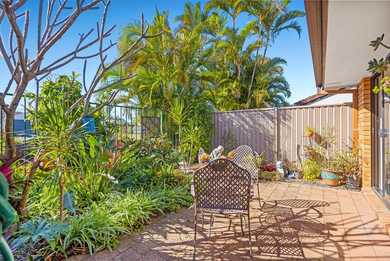 2/172 Barrier Reef Drive — photo 4 of 10