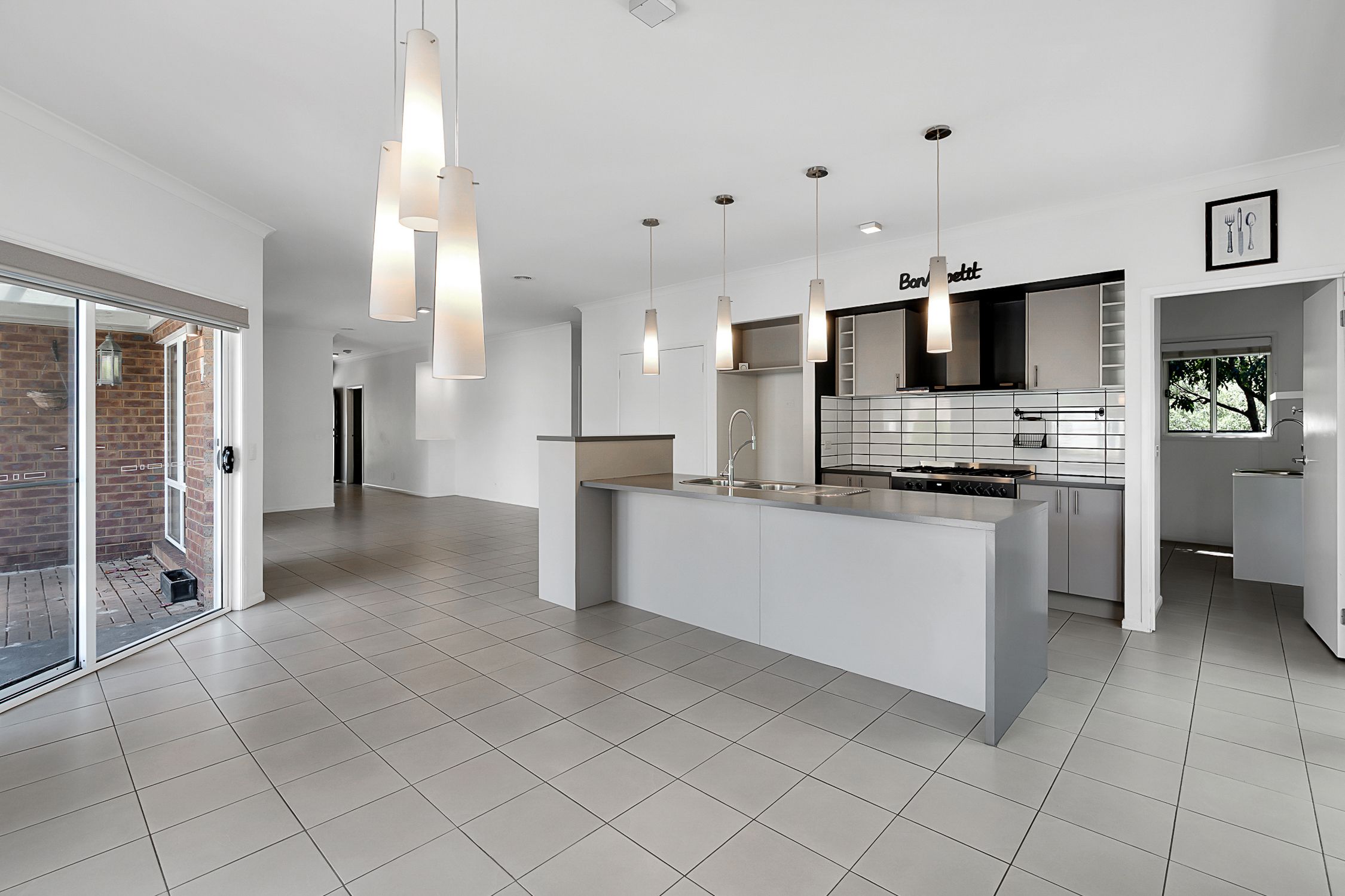 14 Downing Square, Pakenham, VIC 3810