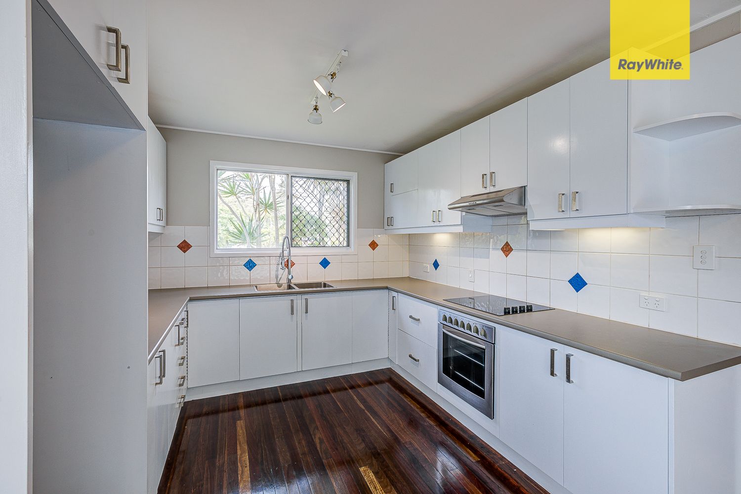 17 Veryan Street, Kingston, QLD 4114
