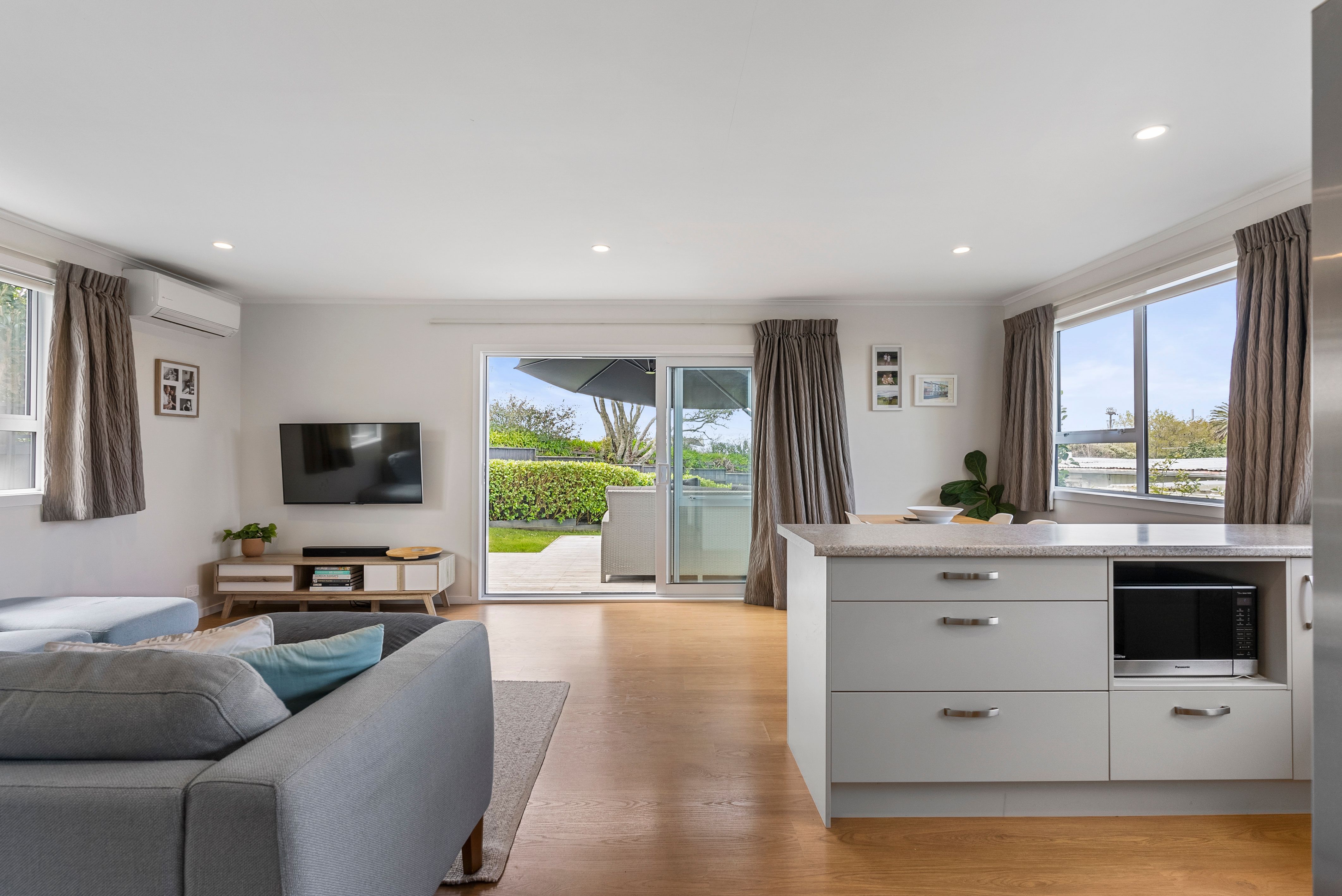 1/298 Glenfield Road, Glenfield, North Shore City