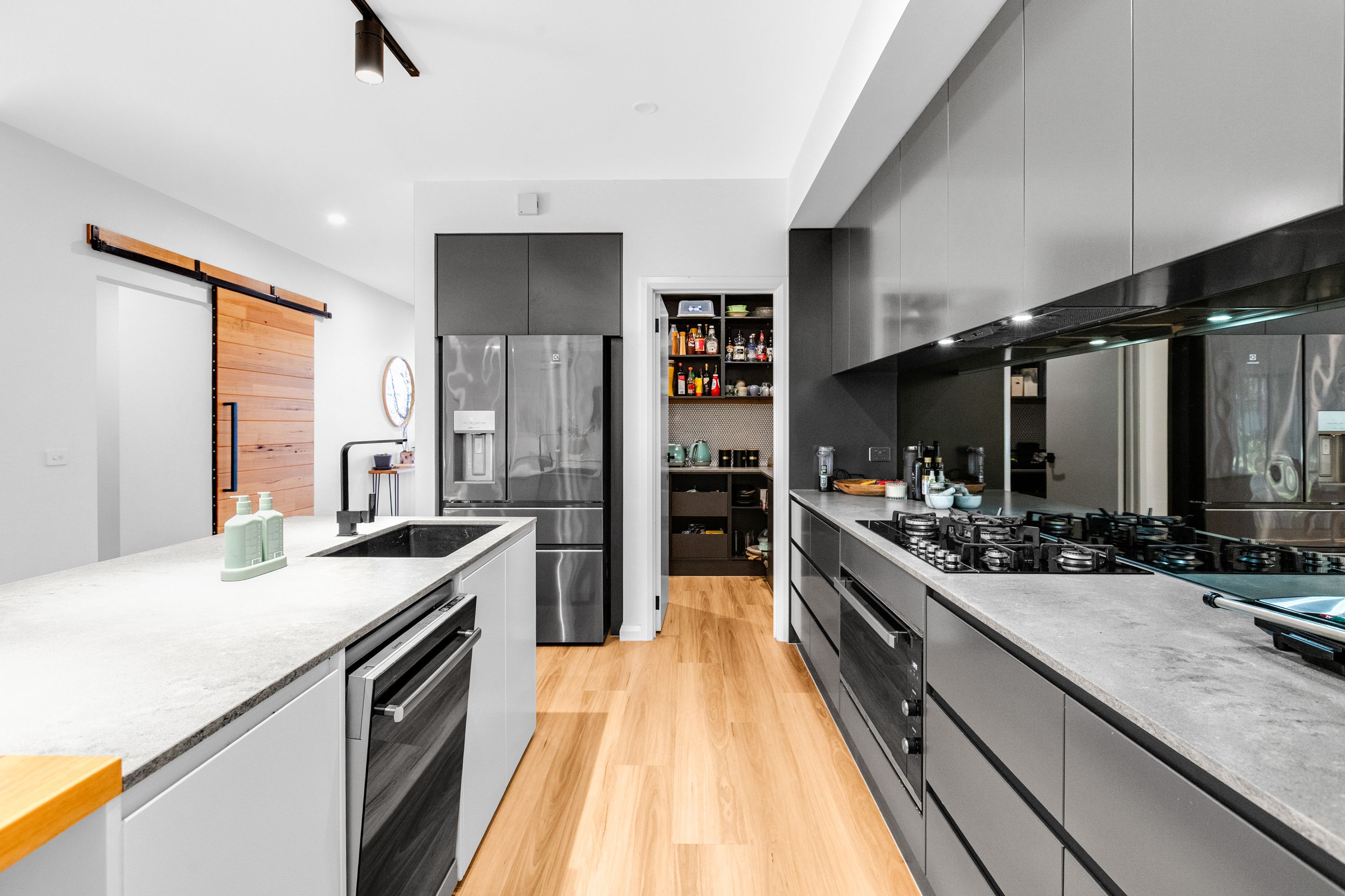 17 Windsor Court — photo 6 of 30