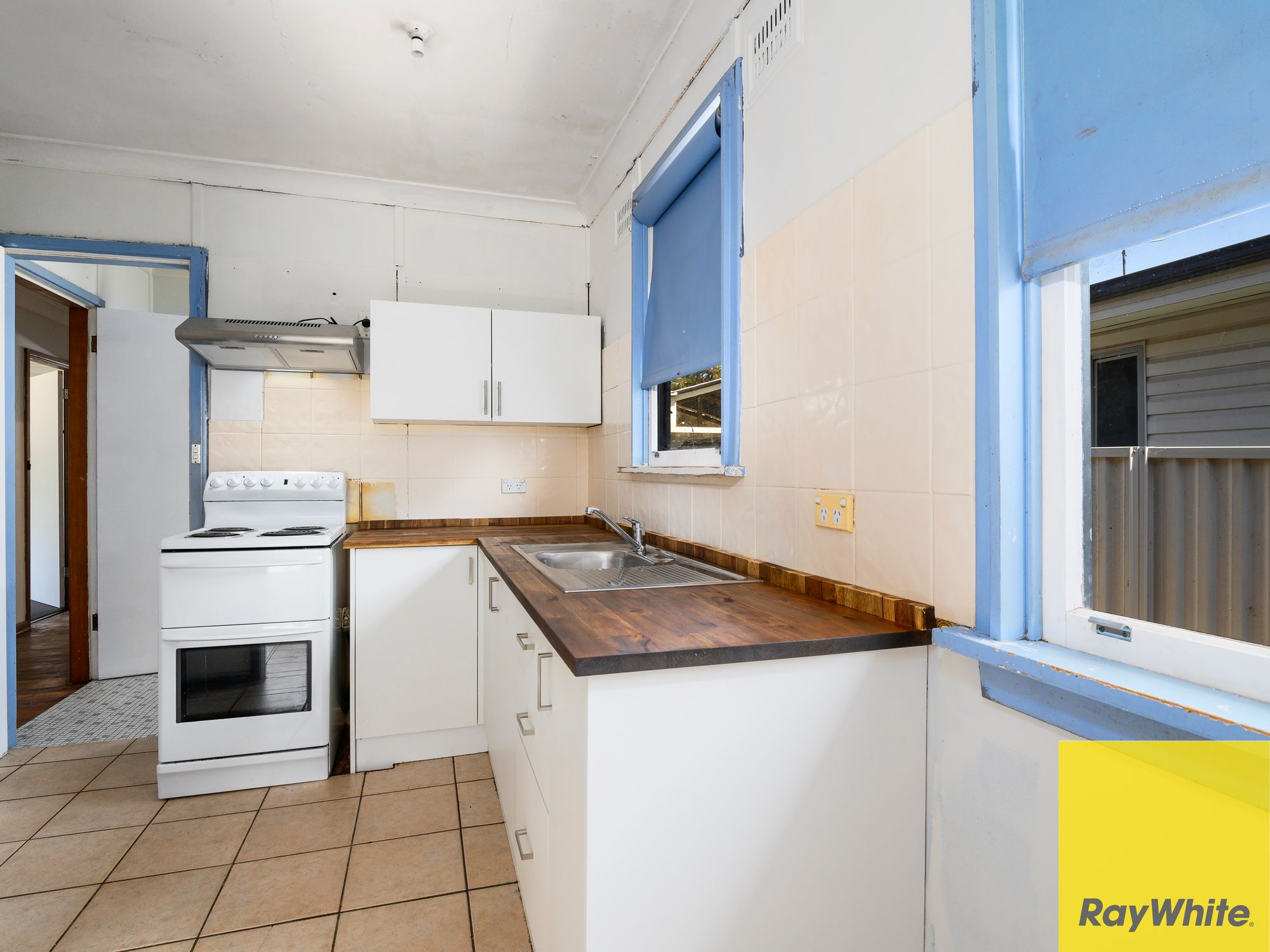 20 Wangaroa Crescent — photo 4 of 6