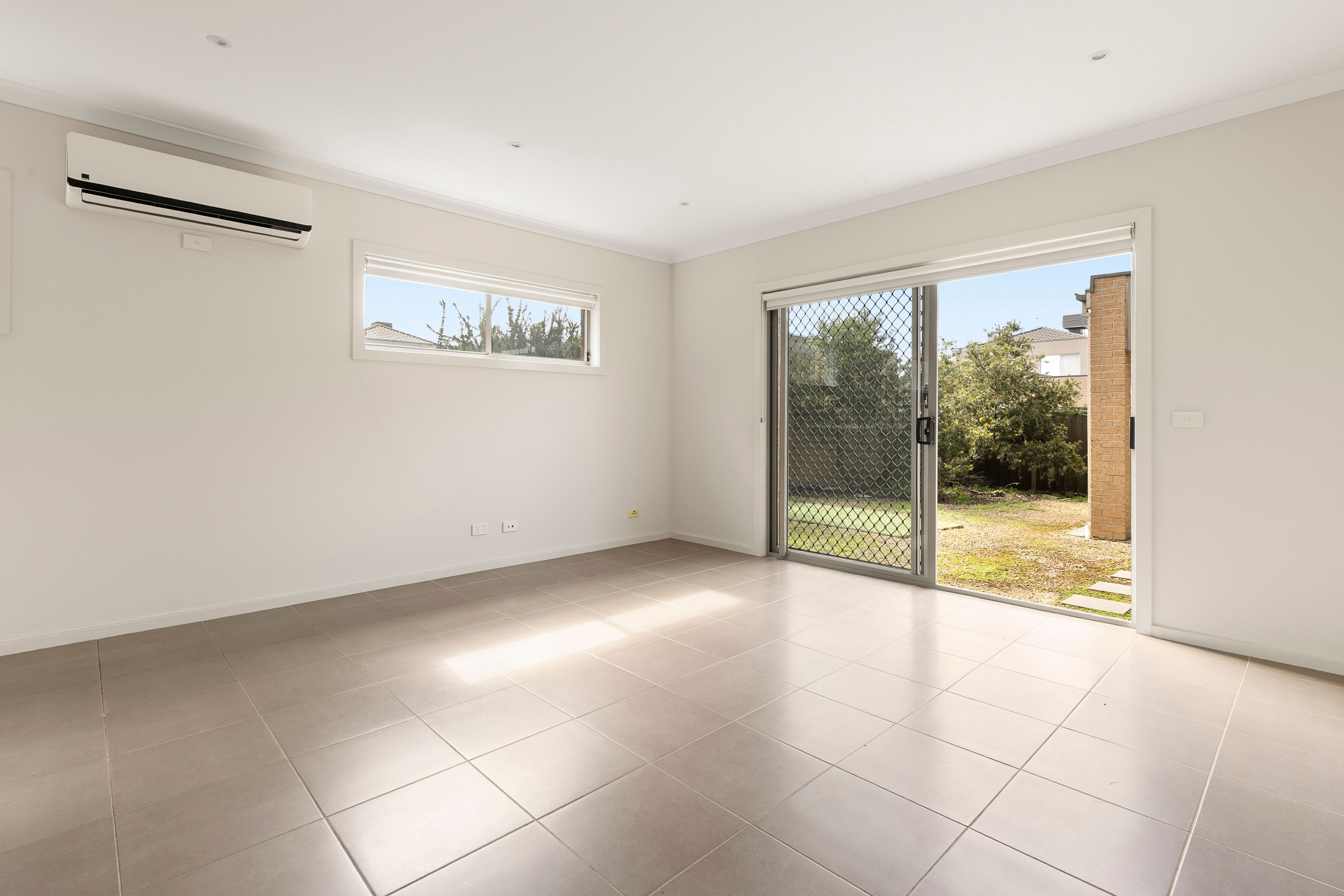 63 Lygon Drive — photo 3 of 21
