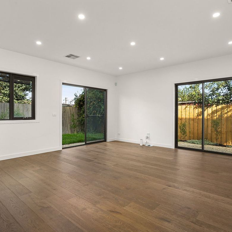 3/64 Darebin Boulevard, Reservoir, VIC 3073