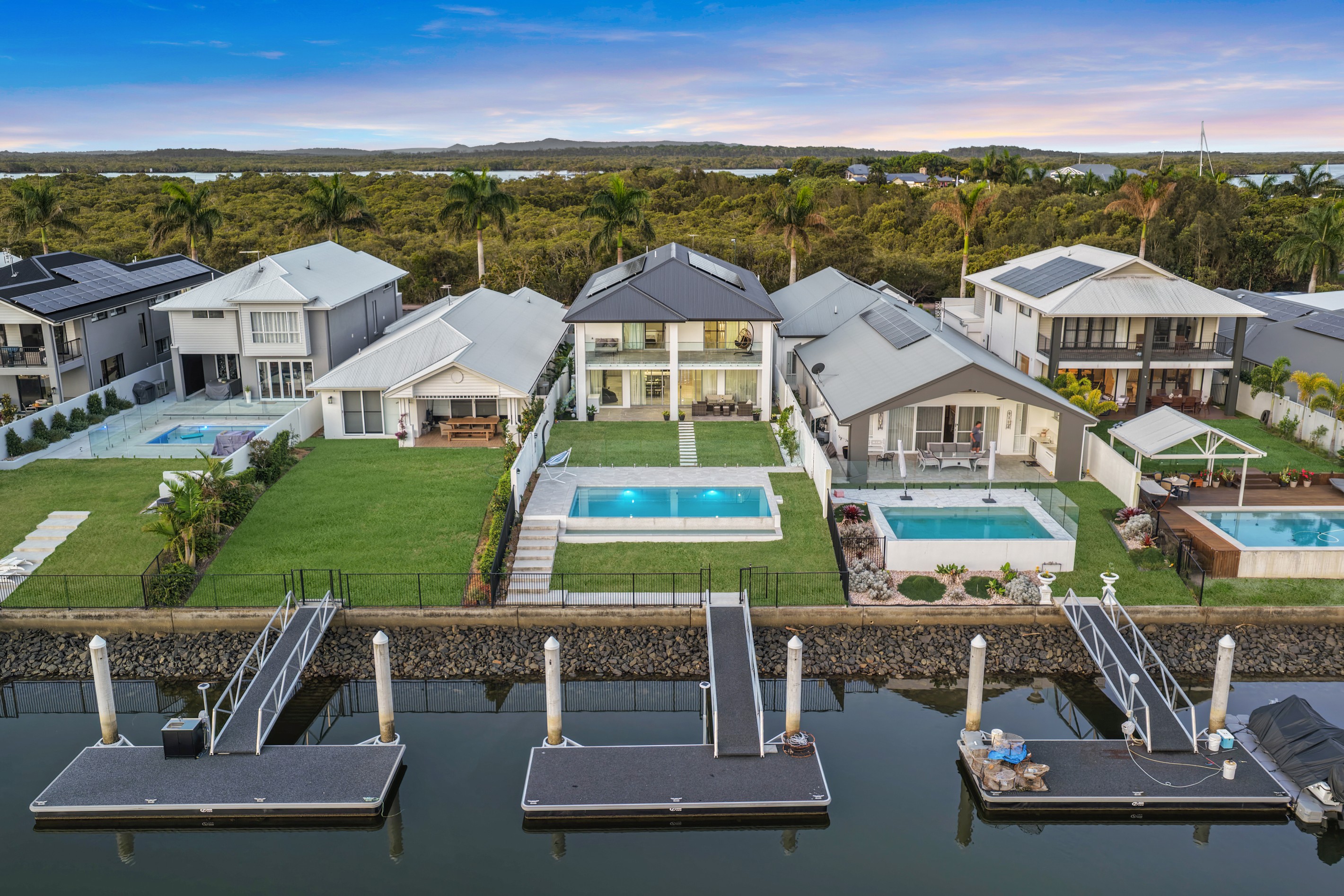 317 Harbour Boulevard, Jacobs Well, QLD 4208