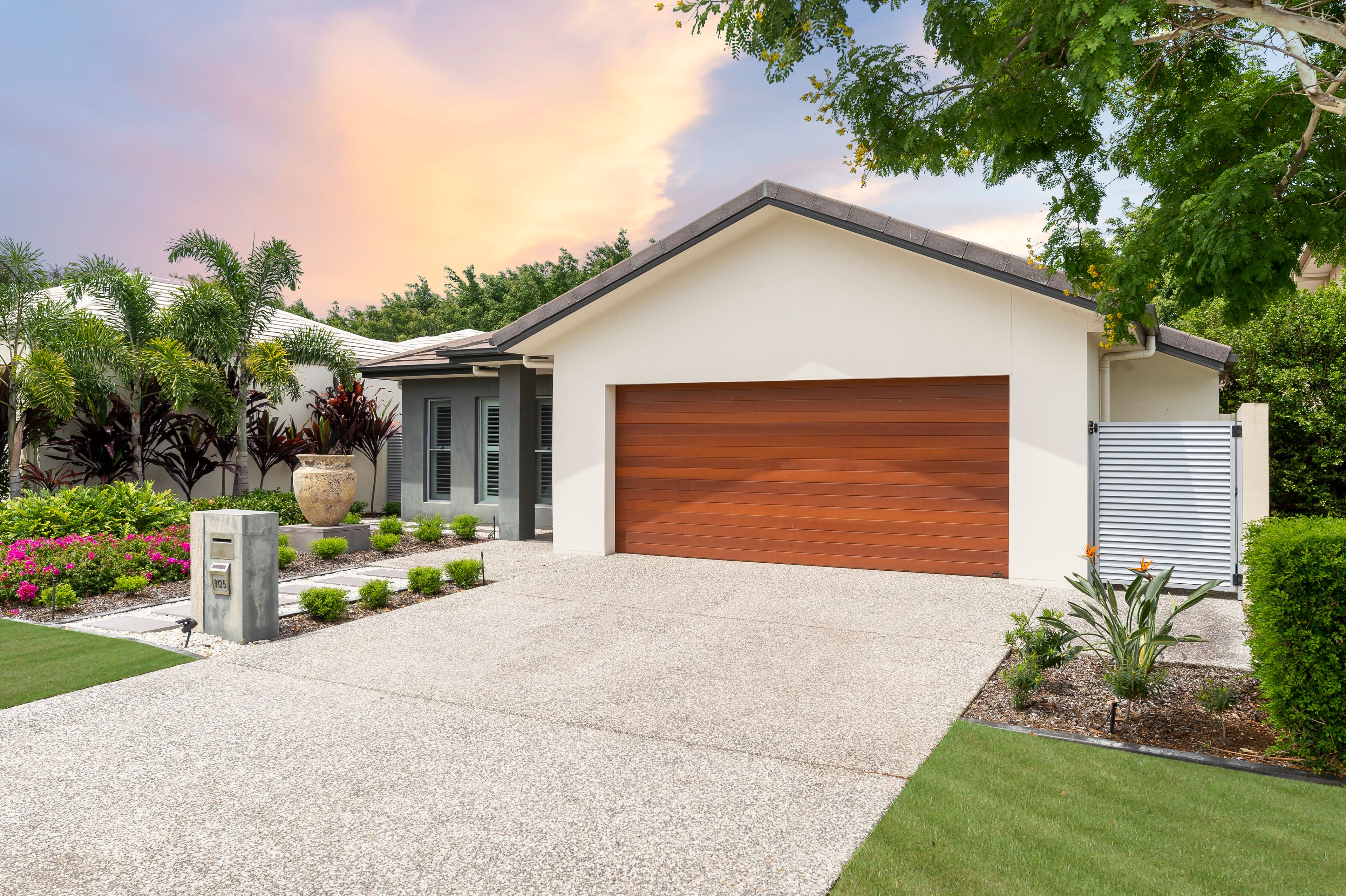 9125 Peter Senior Drive, Hope Island, QLD 4212